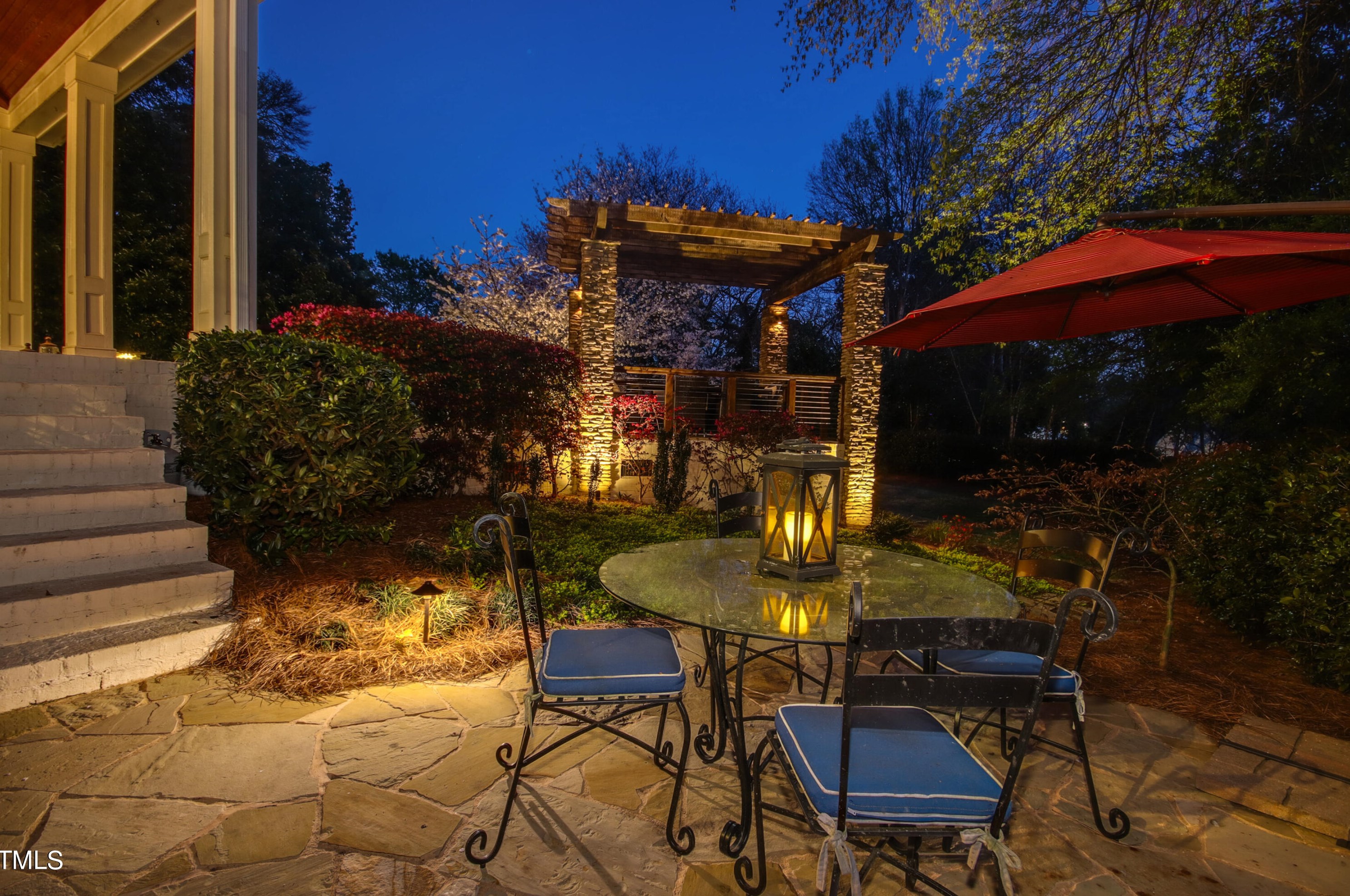 2712 Anderson Dr, Raleigh NC  27608-1504 exterior