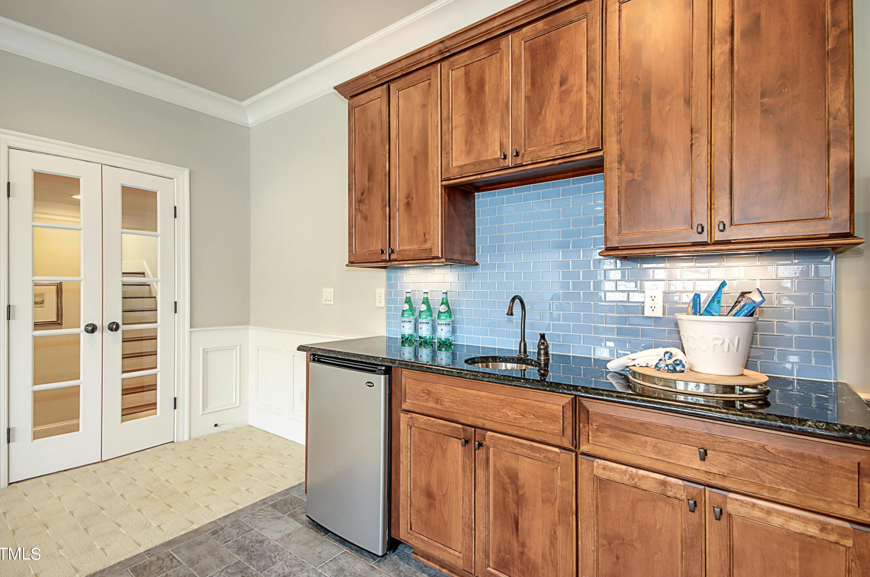 2712 Anderson Dr, Raleigh NC  27608-1504 exterior