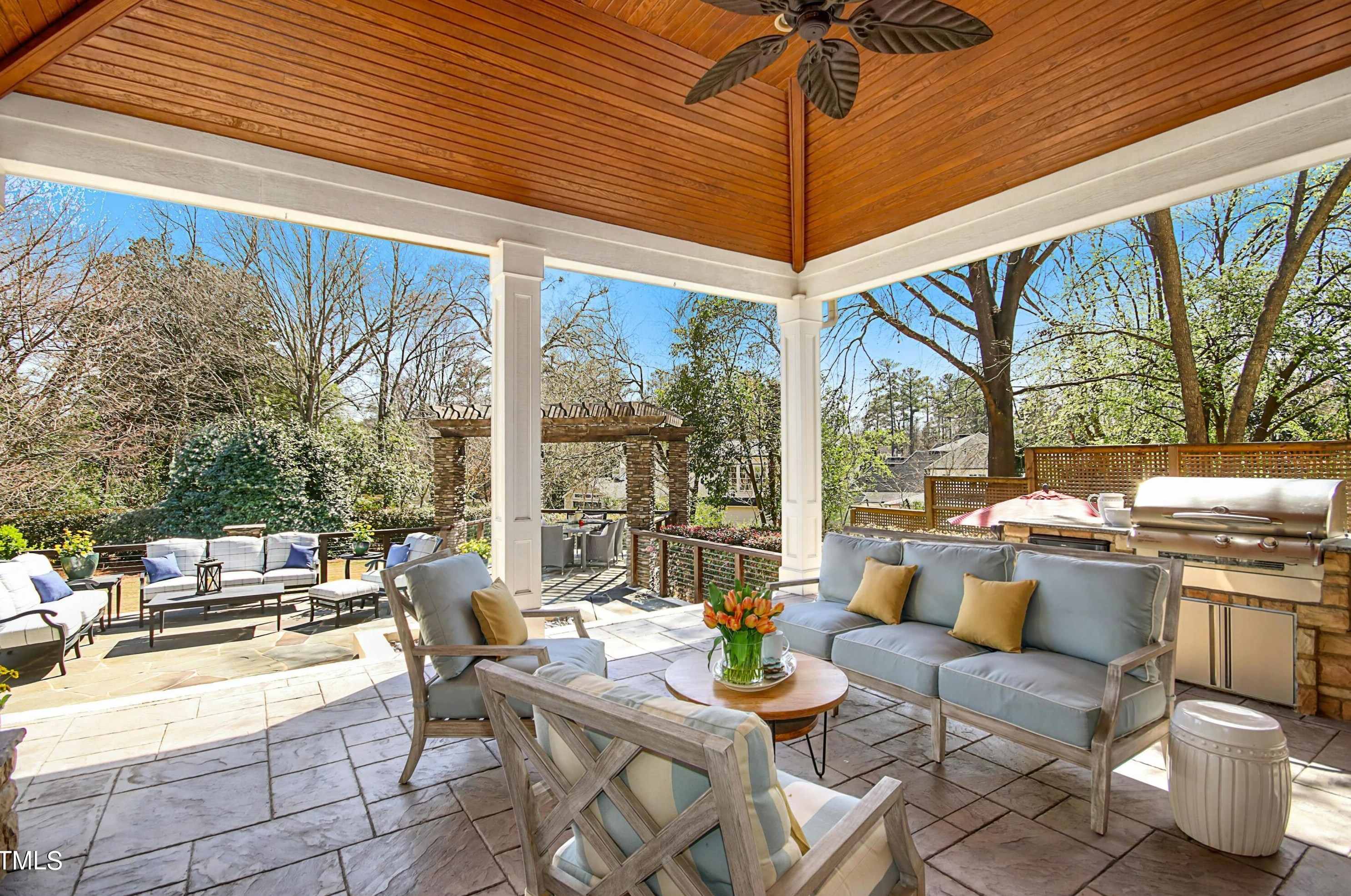 2712 Anderson Dr, Raleigh NC  27608-1504 exterior