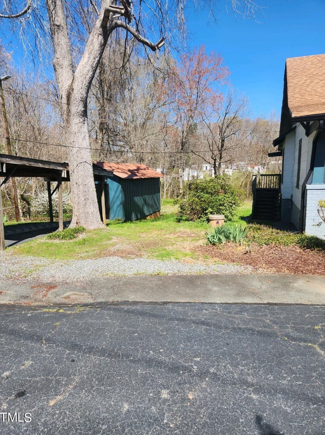 429 Center St, Mebane, NC 27302-3338