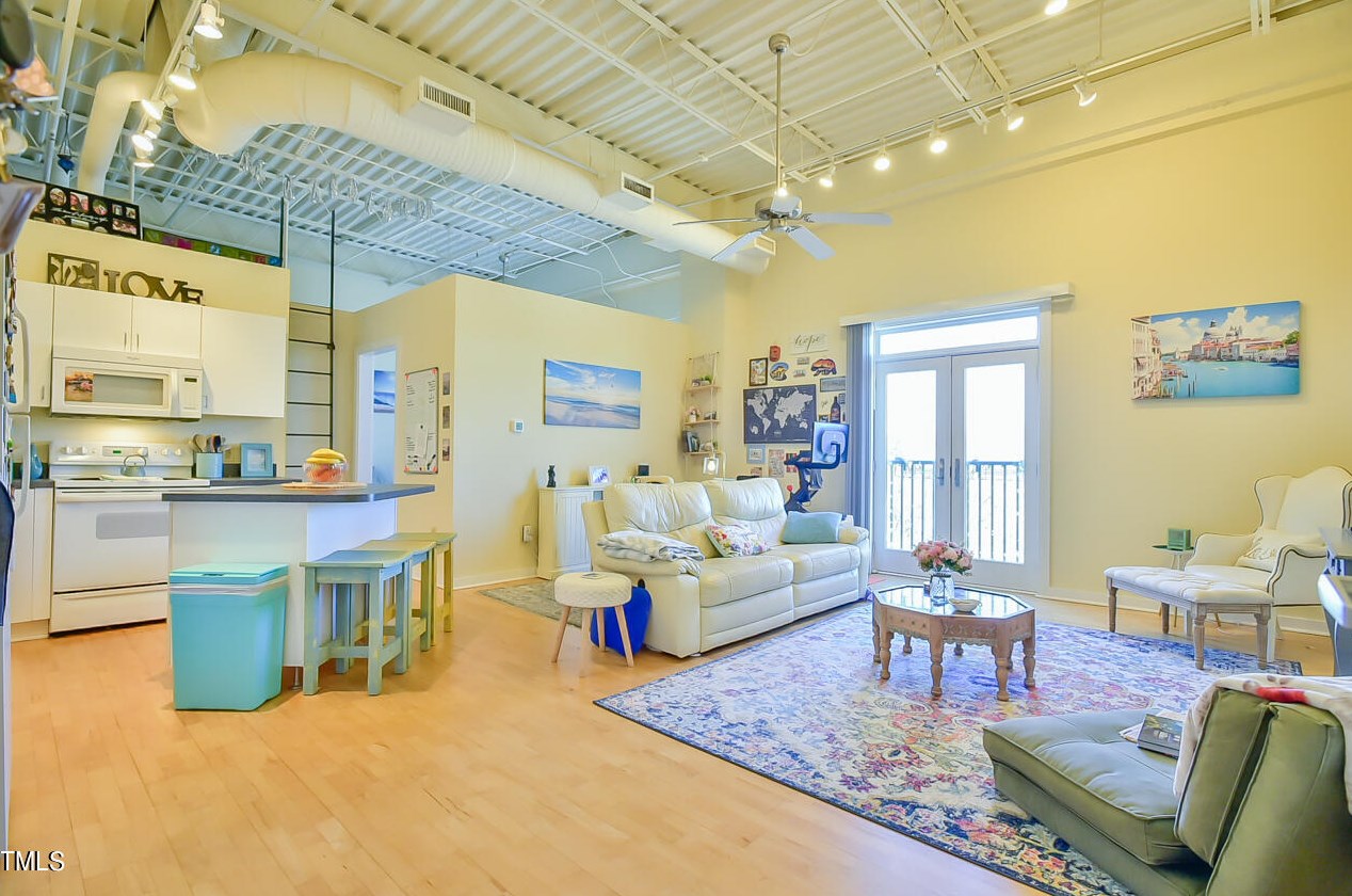 700 Market St #unit 217, Chapel Hill, NC 27516