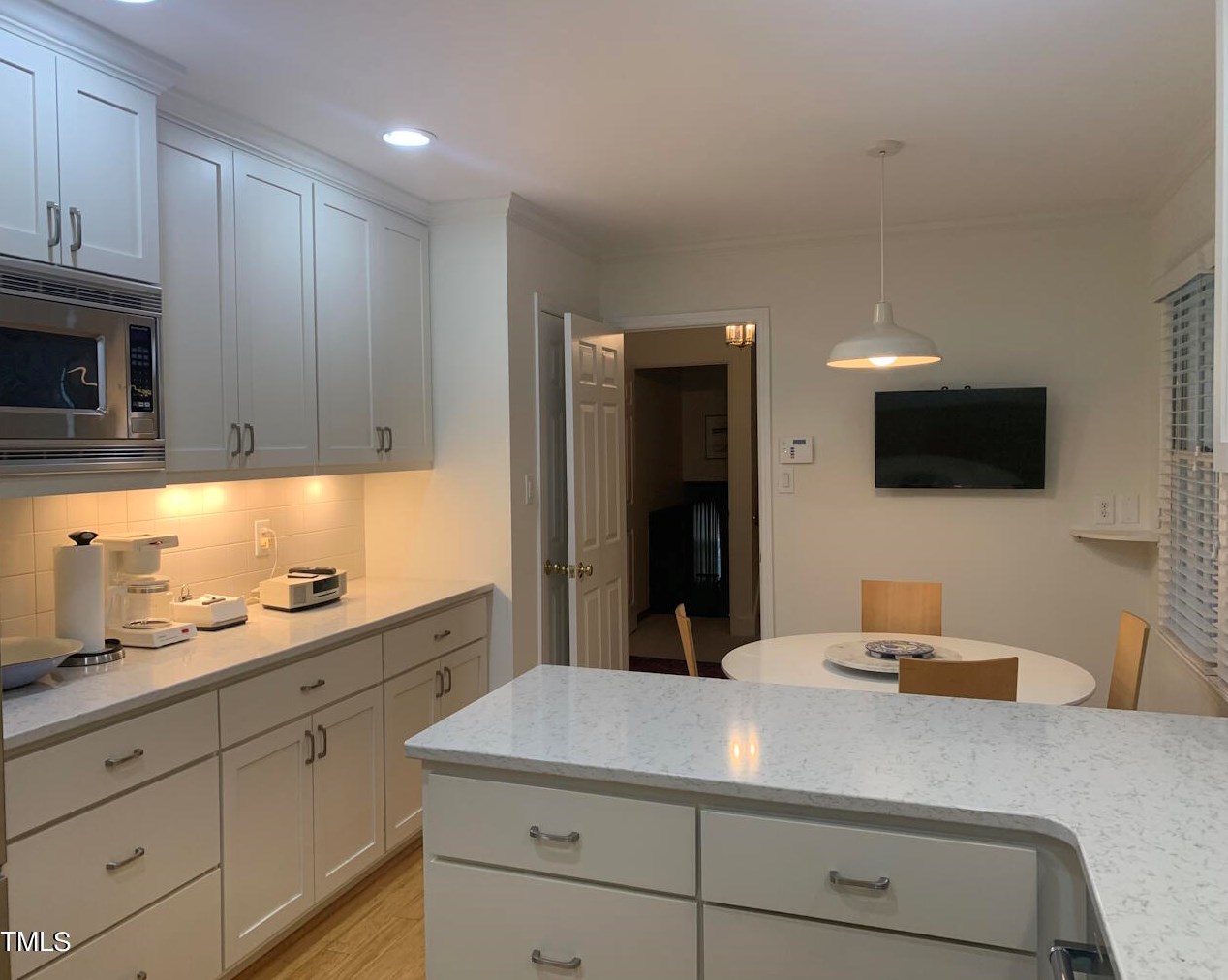 1307 Wildwood Dr, Chapel Hill, NC 27517-3025