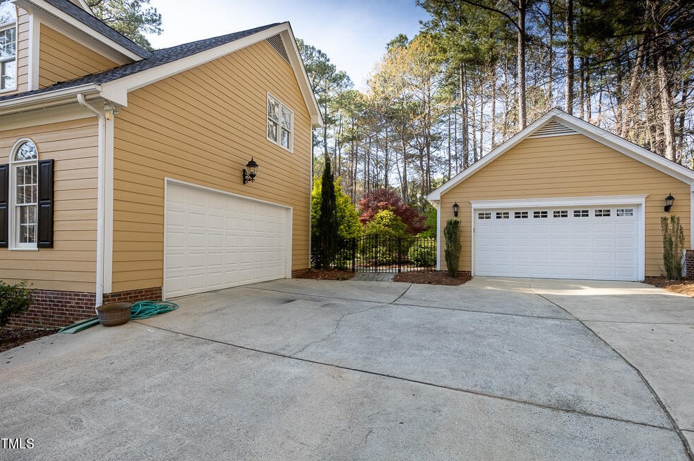 5924 Hawthorne Way, Raleigh, NC 27613-8571