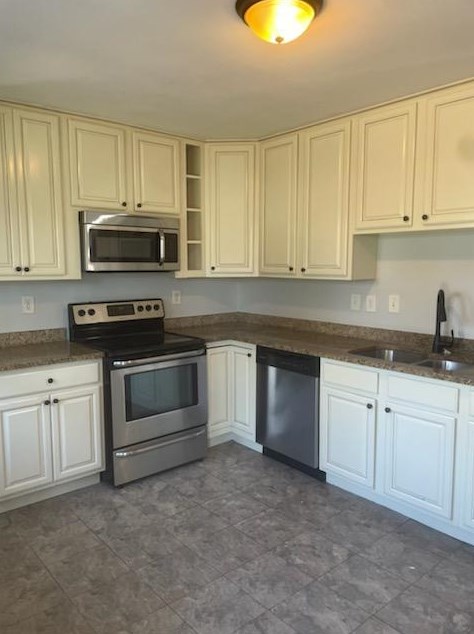 412 Cornwall Rd, Cary, NC 27511-3740