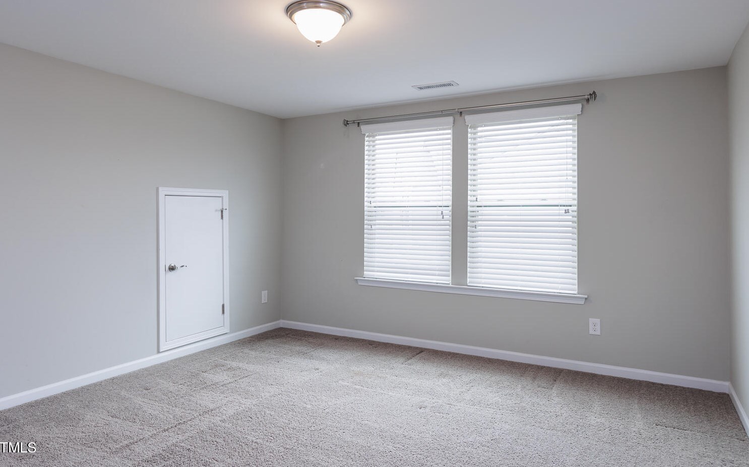 8 Crawford Ct, Durham NC 27703-9475 exterior