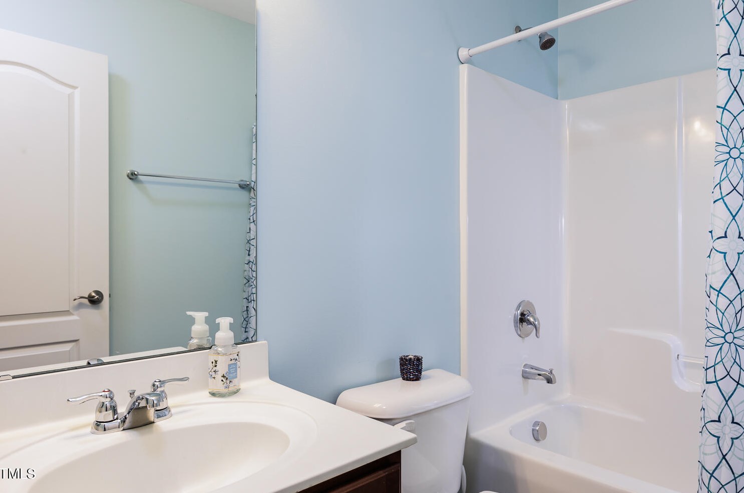 8 Crawford Ct, Durham NC 27703-9475 exterior