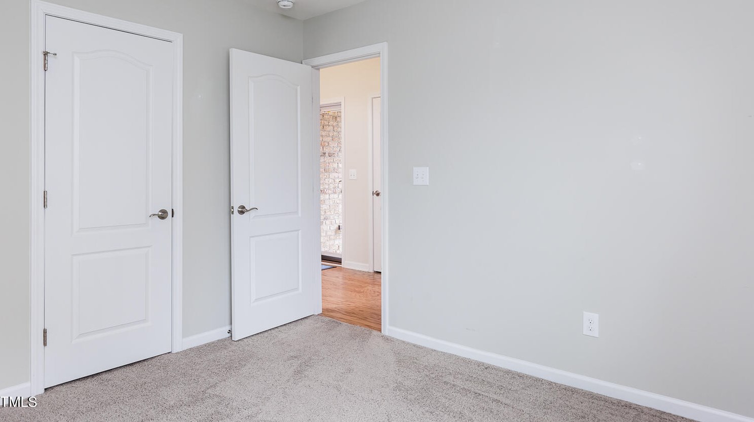 8 Crawford Ct, Durham NC 27703-9475 exterior