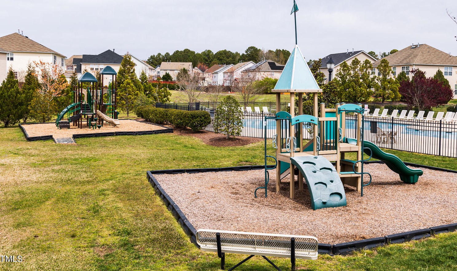 8 Crawford Ct, Durham NC 27703-9475 exterior