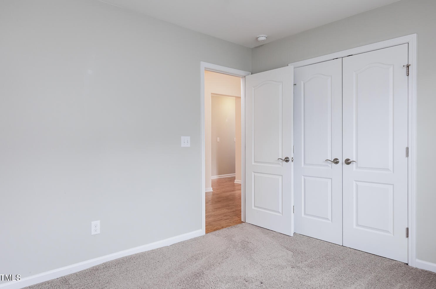 8 Crawford Ct, Durham NC 27703-9475 exterior