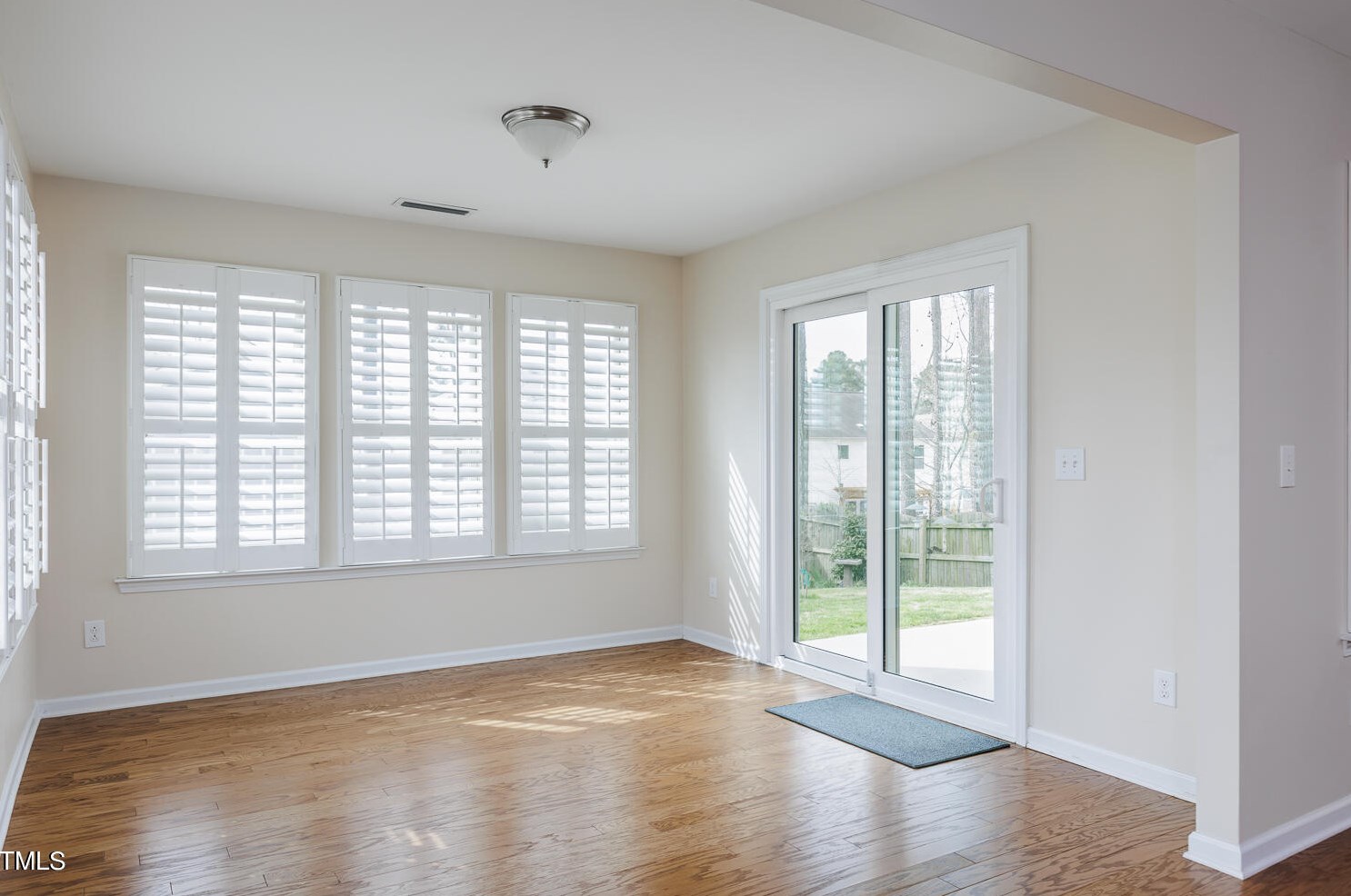 8 Crawford Ct, Durham NC 27703-9475 exterior