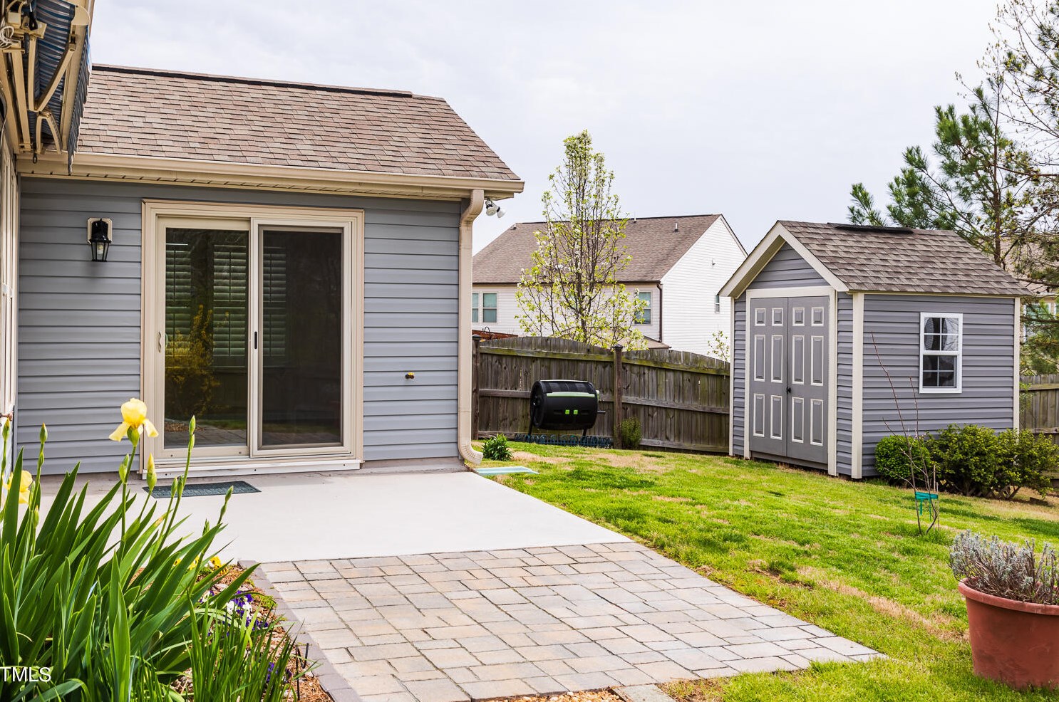 8 Crawford Ct, Durham NC 27703-9475 exterior