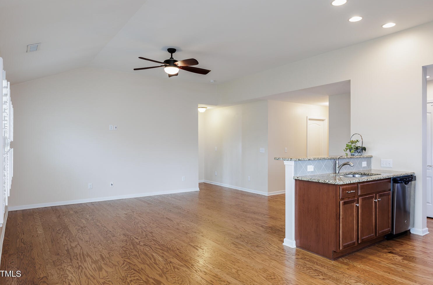 8 Crawford Ct, Durham NC 27703-9475 exterior