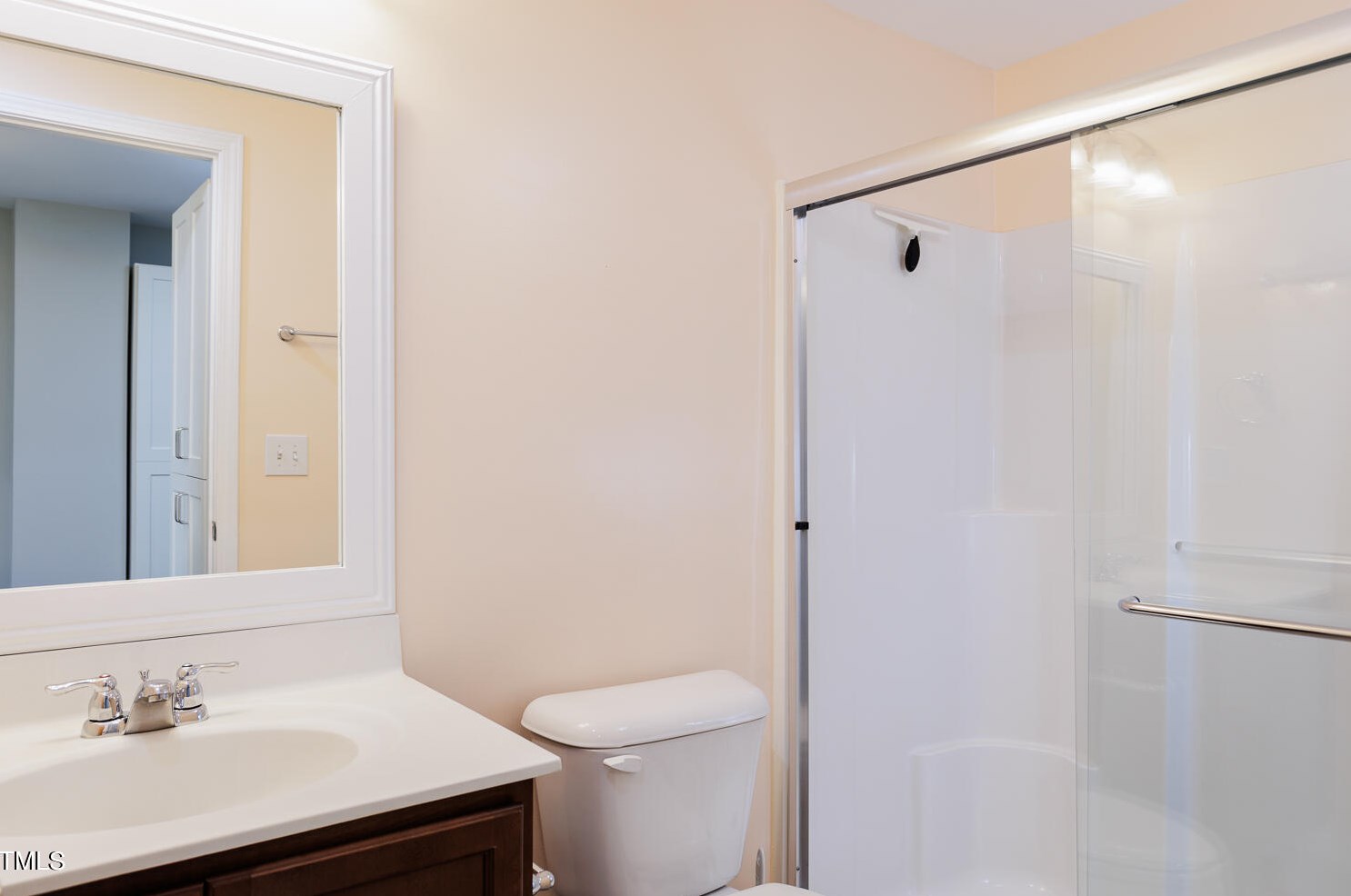 8 Crawford Ct, Durham NC 27703-9475 exterior