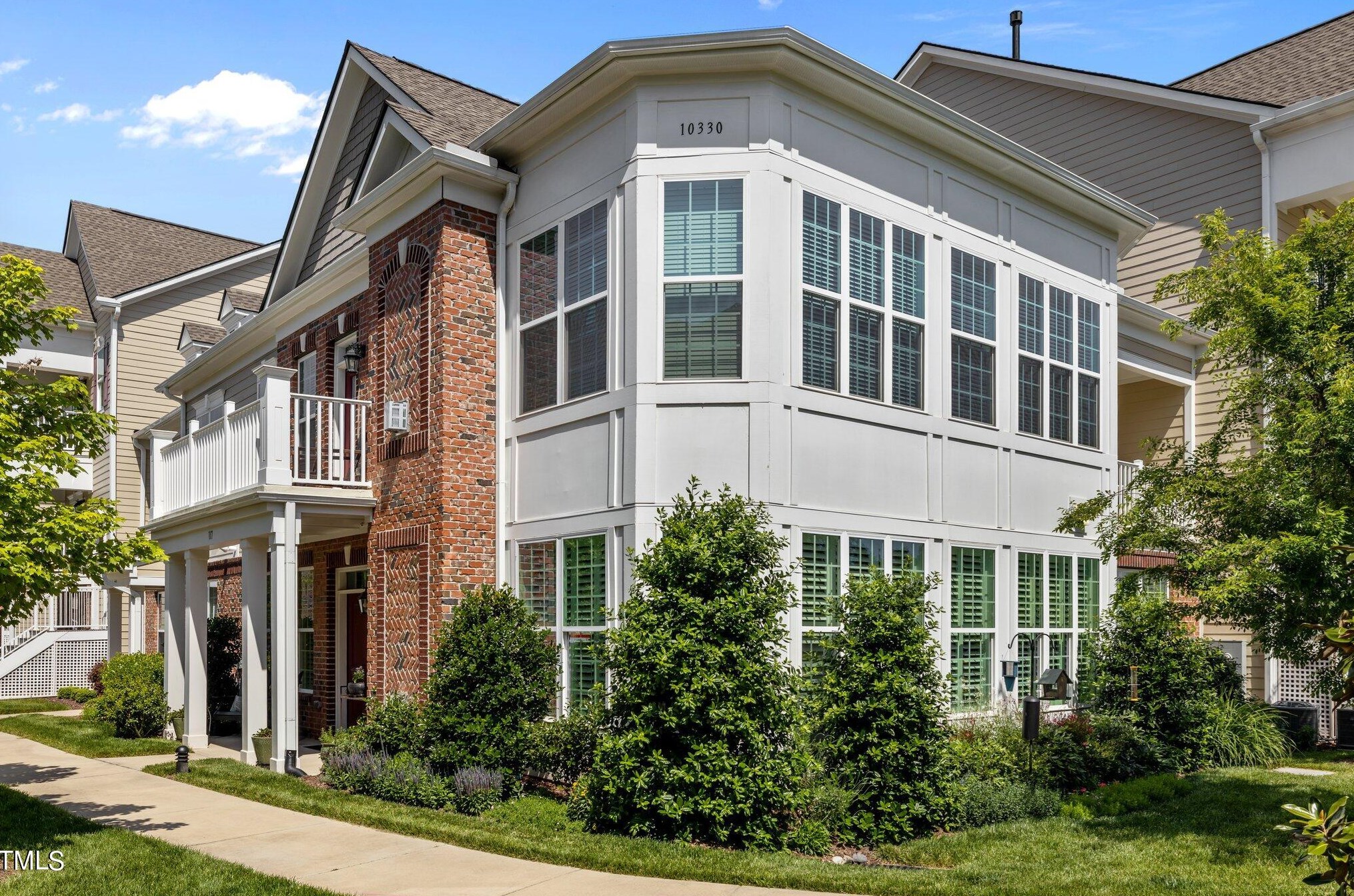 10330 Sablewood Dr, Raleigh, NC 27617-7874