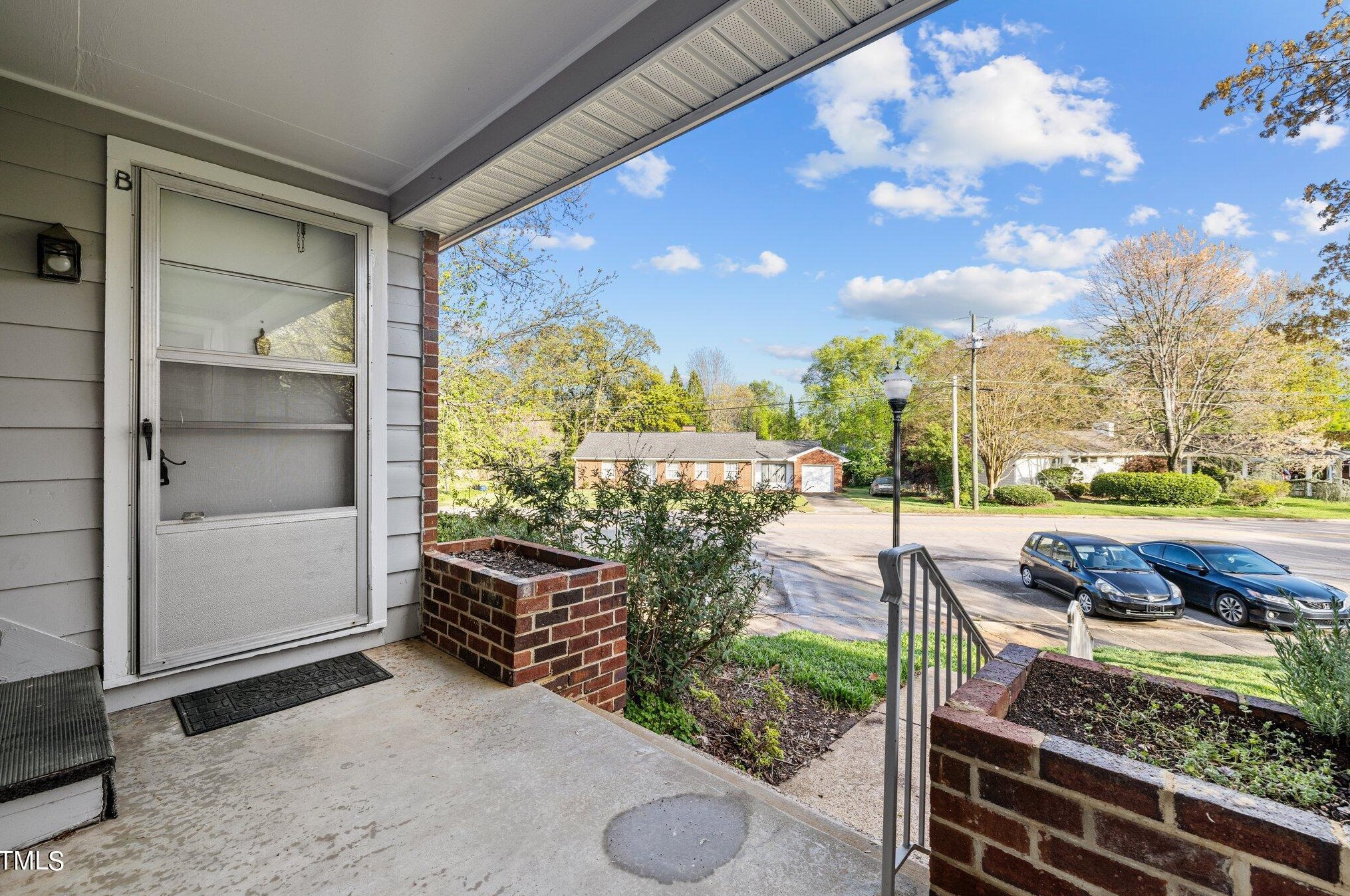 707 Daniels St, Raleigh NC  27605-1186 exterior