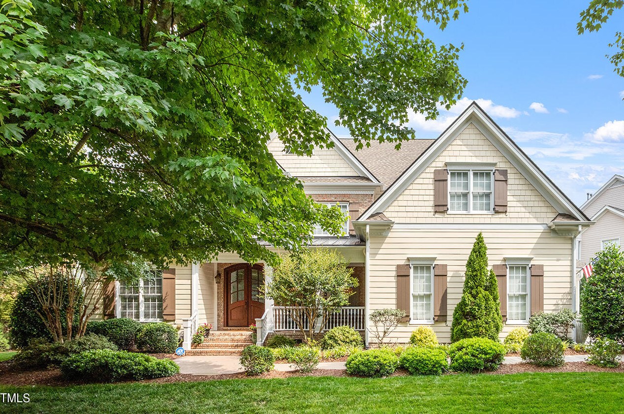 104 Reeve Hall Dr, Cary, NC 27519-5521