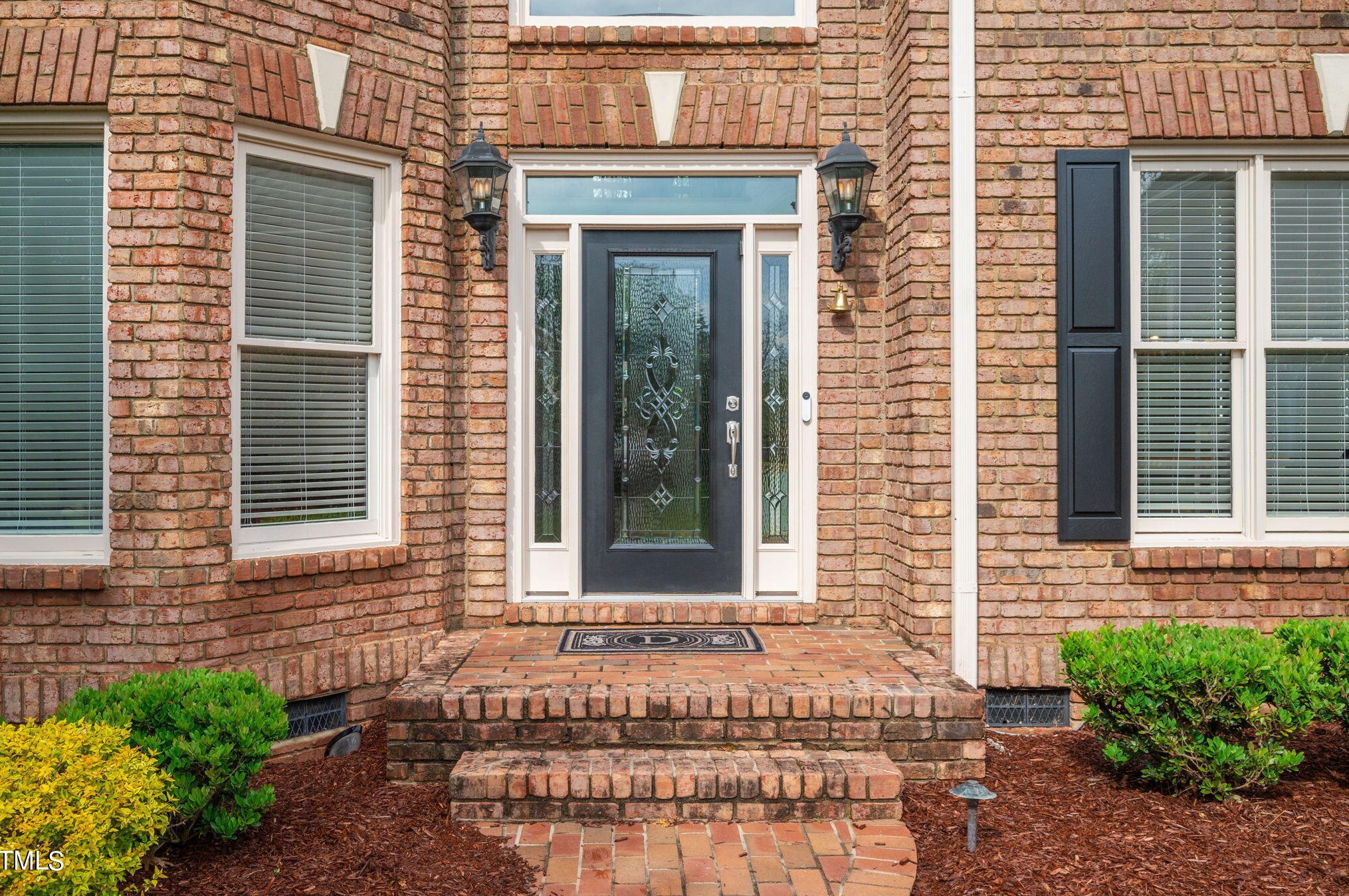 104 Grattan Ct, Cary, NC 27560-7048