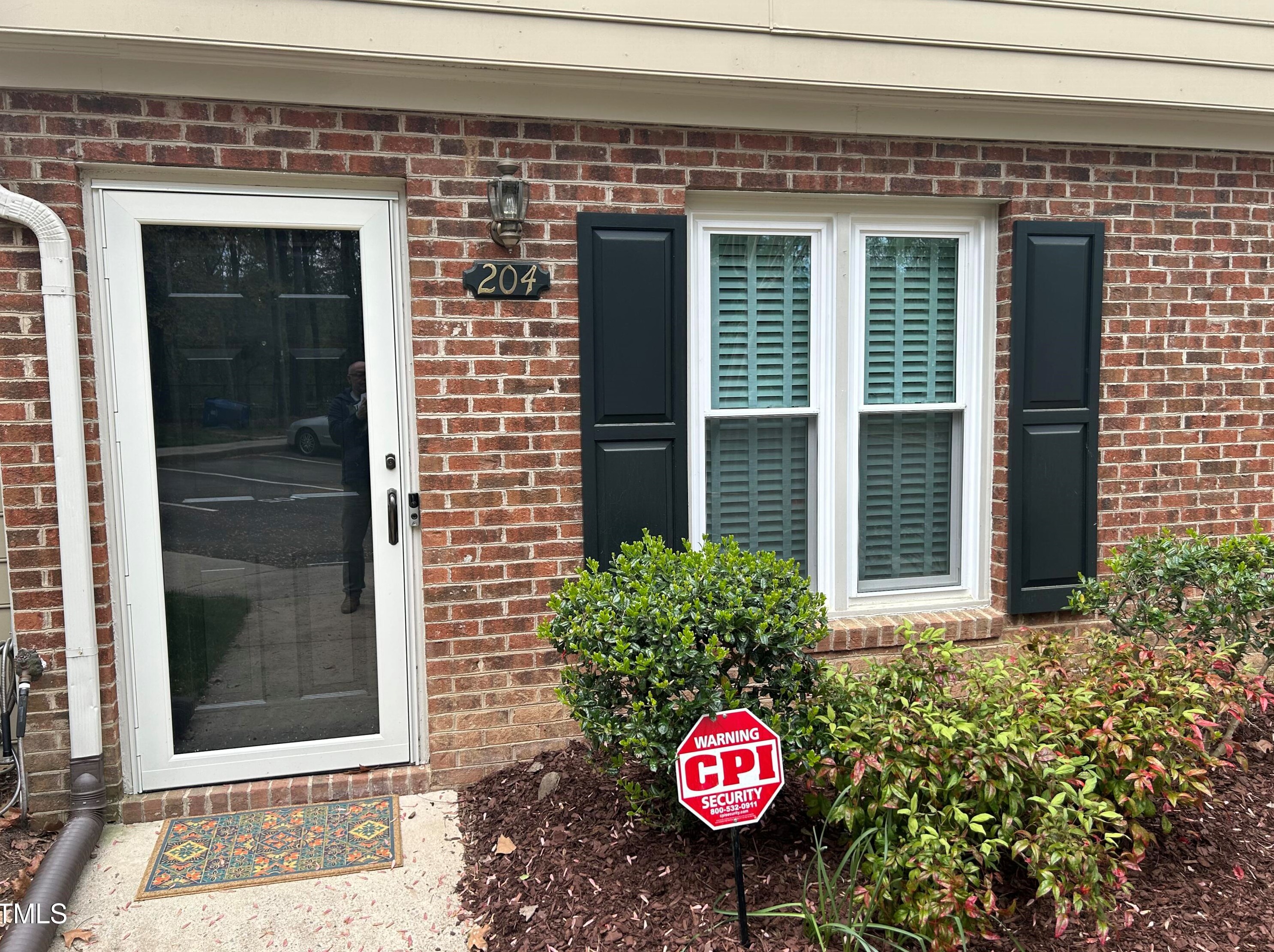 204 Gatehouse Ln, Durham, NC 27707-3402