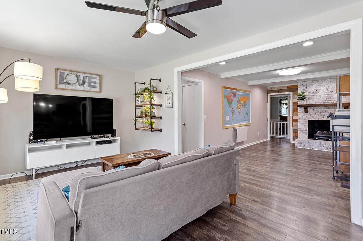 123 Powell Dr, Fuquay Varina, NC 27526-2329