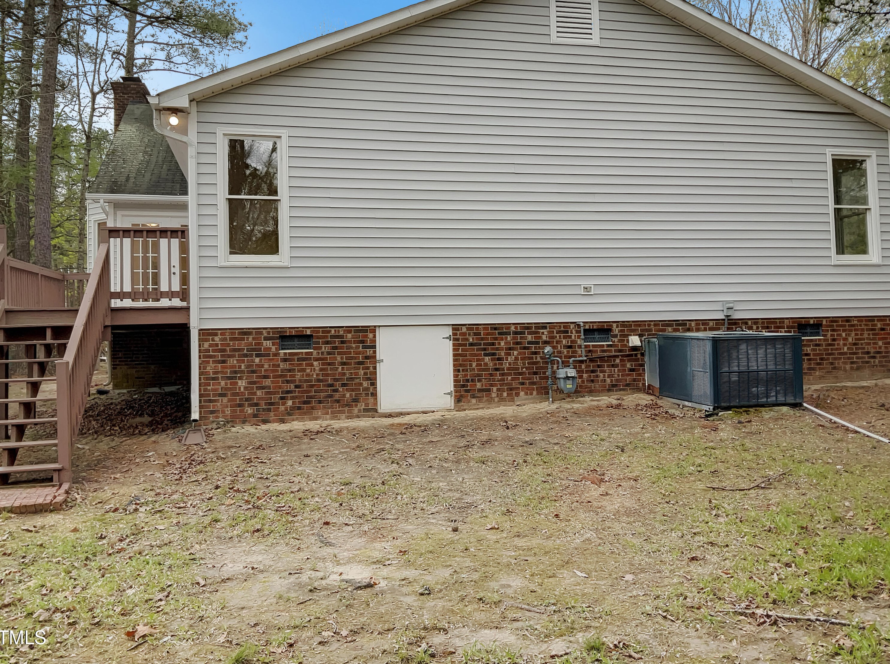 1107 Goldendale Dr, Durham NC  27703-2630 exterior