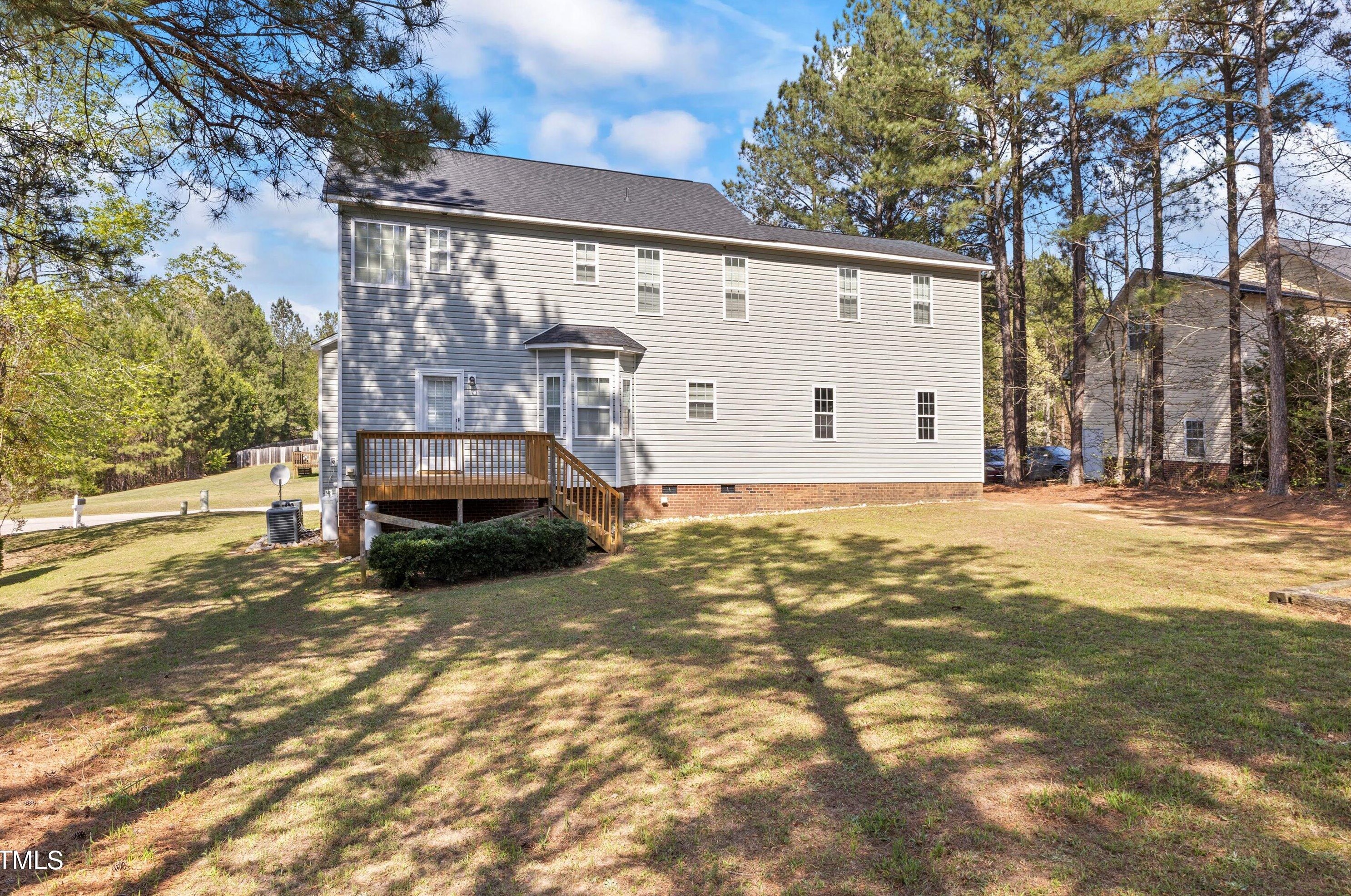 156 Meadow Loop Dr, Clayton NC 27527-9005 exterior