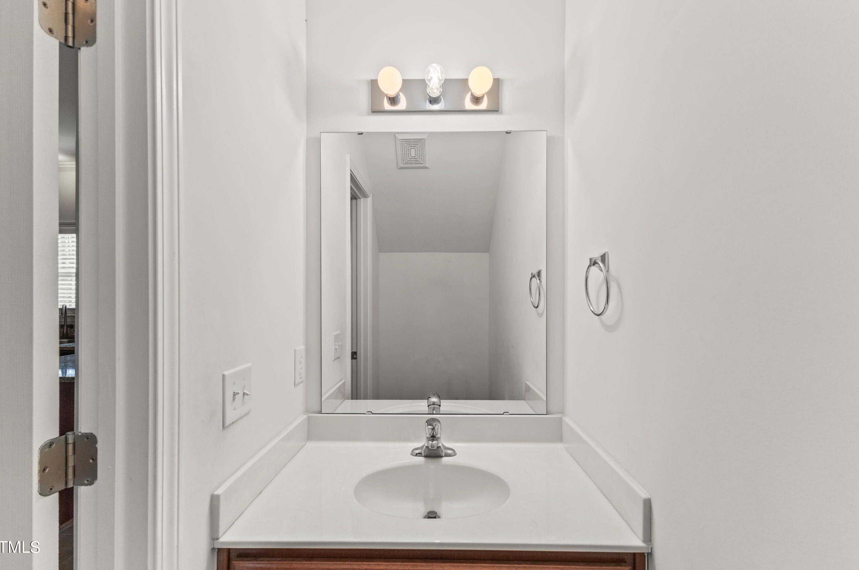 156 Meadow Loop Dr, Clayton NC 27527-9005 exterior