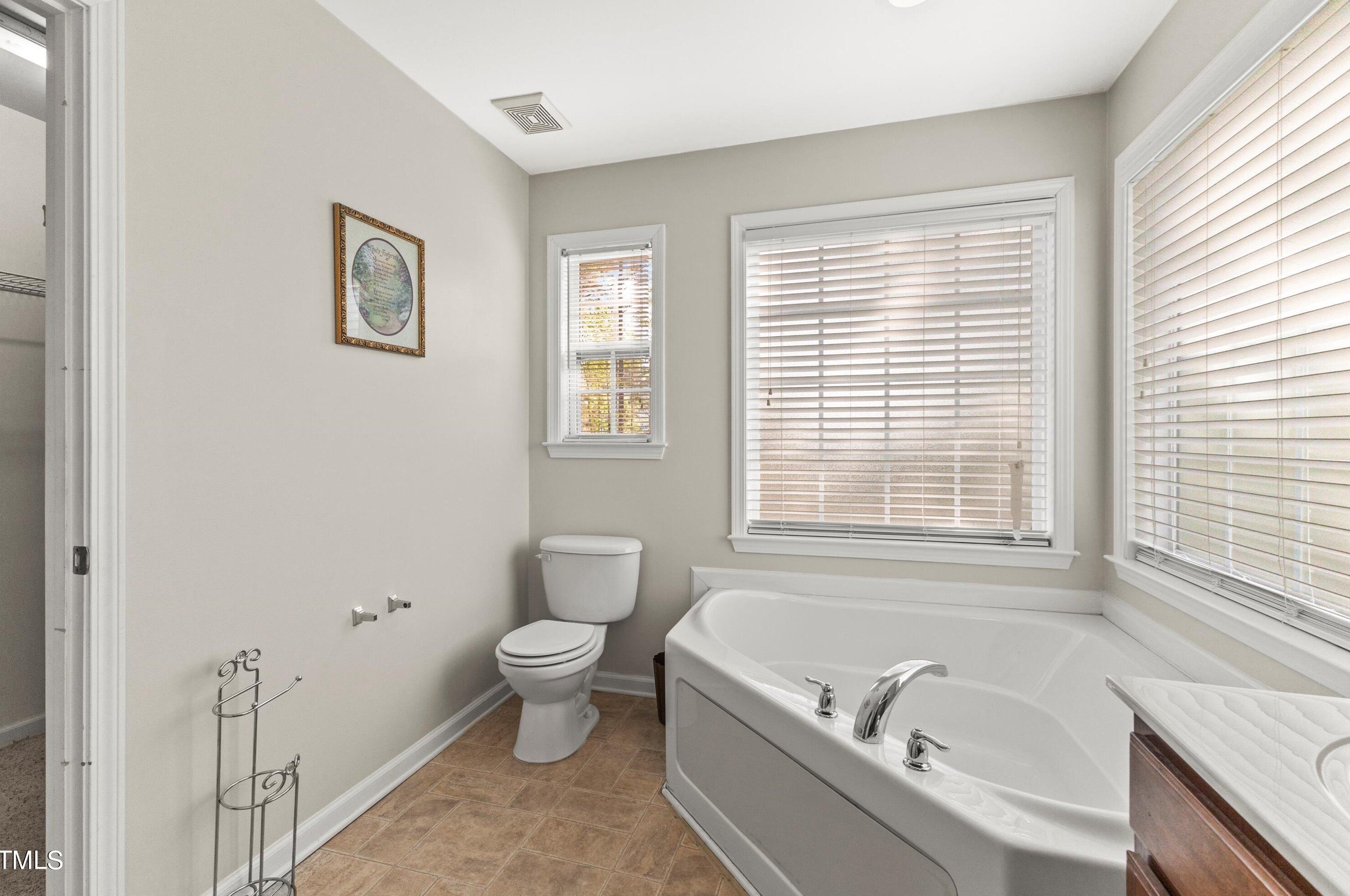 156 Meadow Loop Dr, Clayton NC 27527-9005 exterior