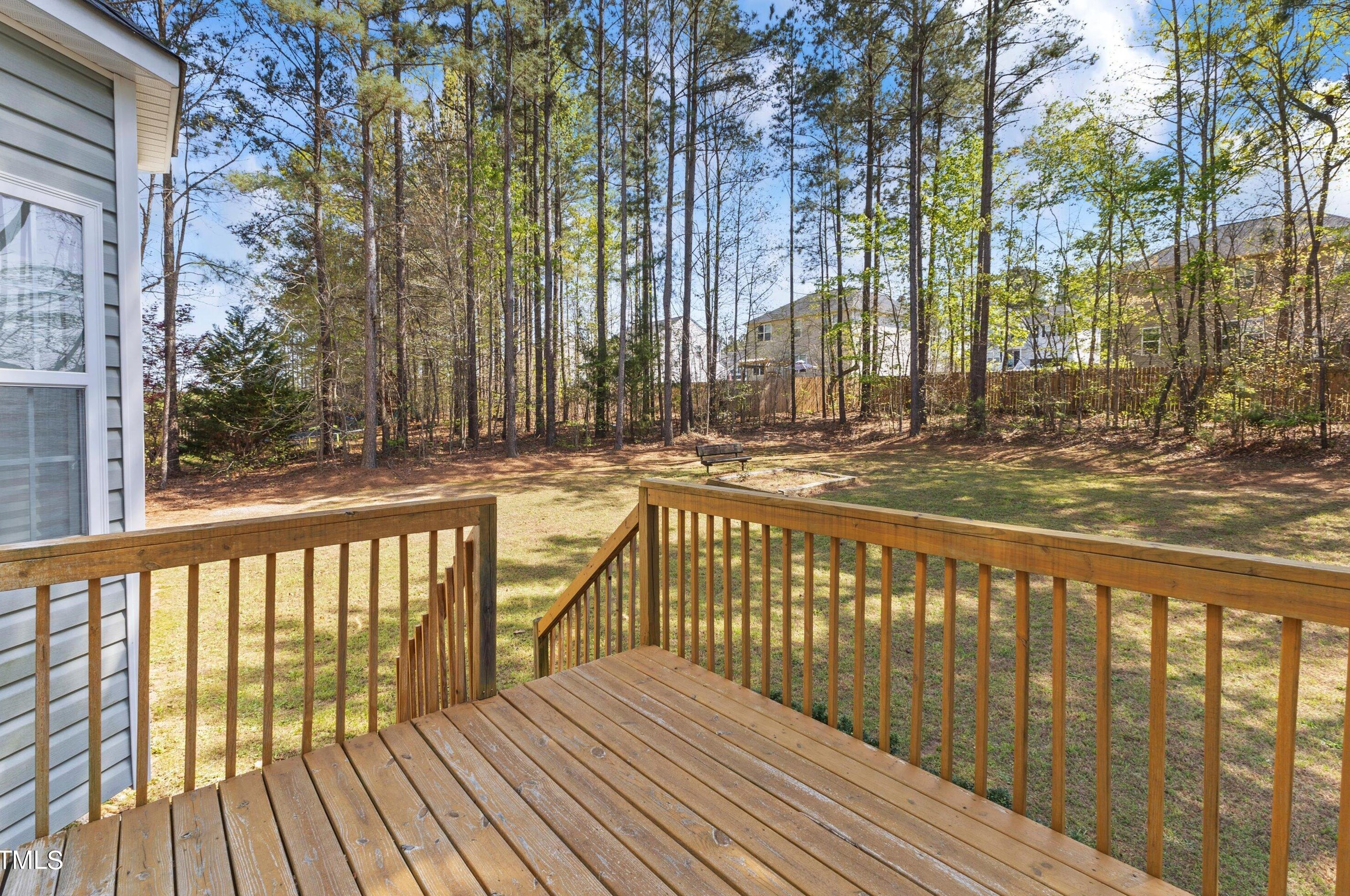 156 Meadow Loop Dr, Clayton NC 27527-9005 exterior