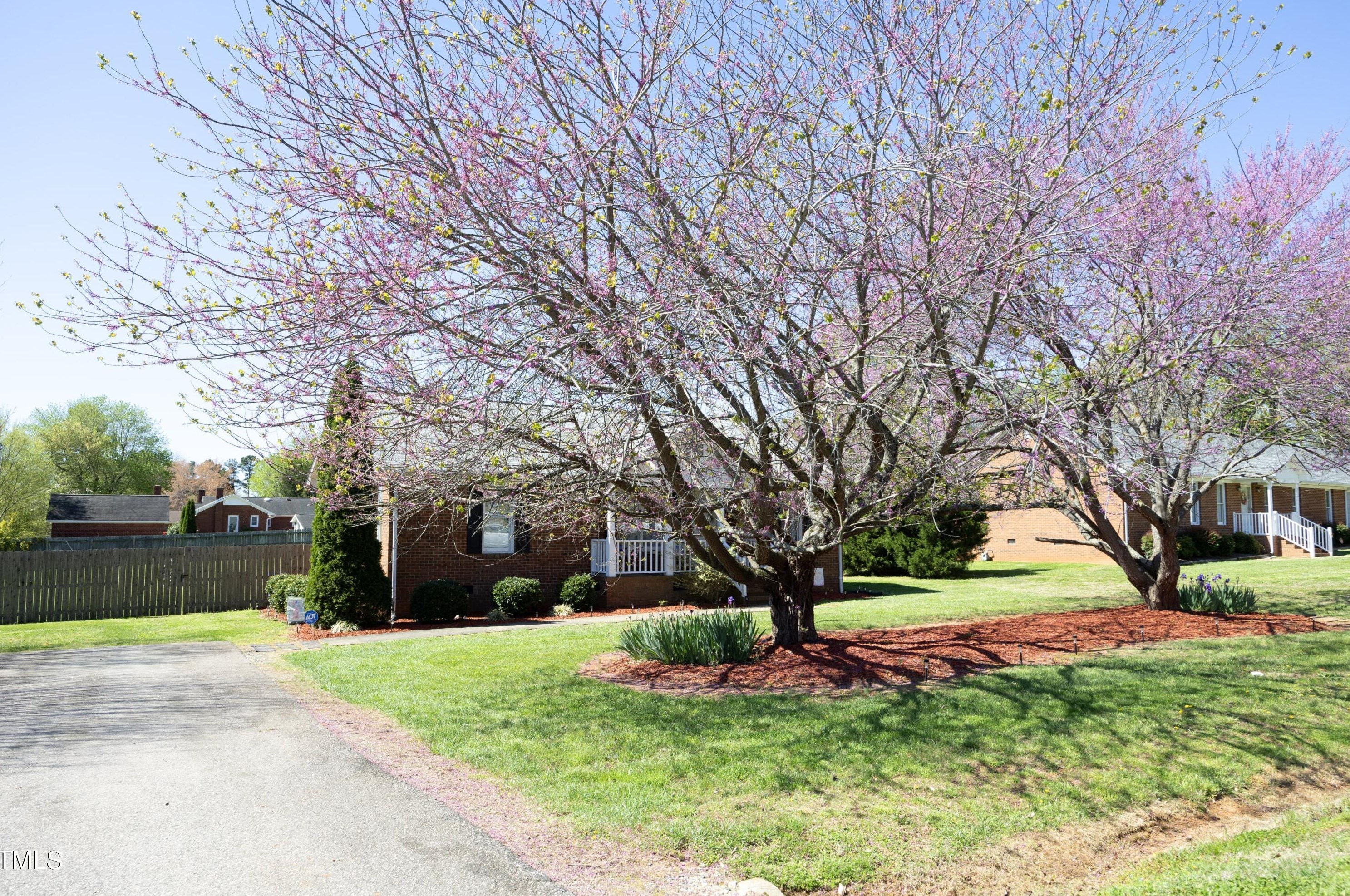 306 Avalon Dr, Mebane, NC 27302