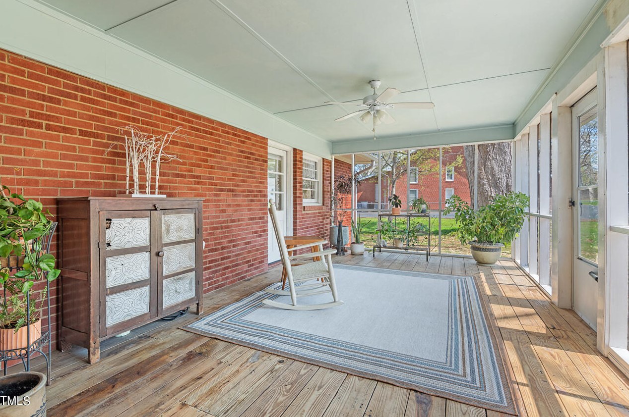 524 Carr St, Mebane NC  27302-2132 exterior