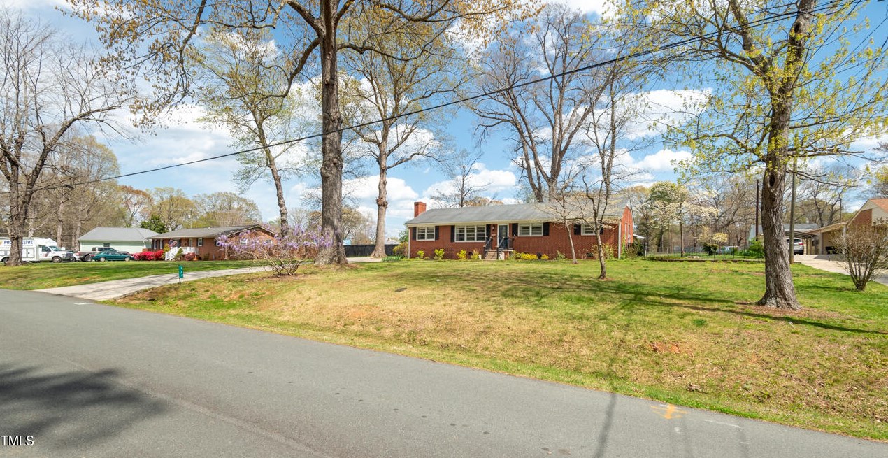524 Carr St, Mebane NC  27302-2132 exterior
