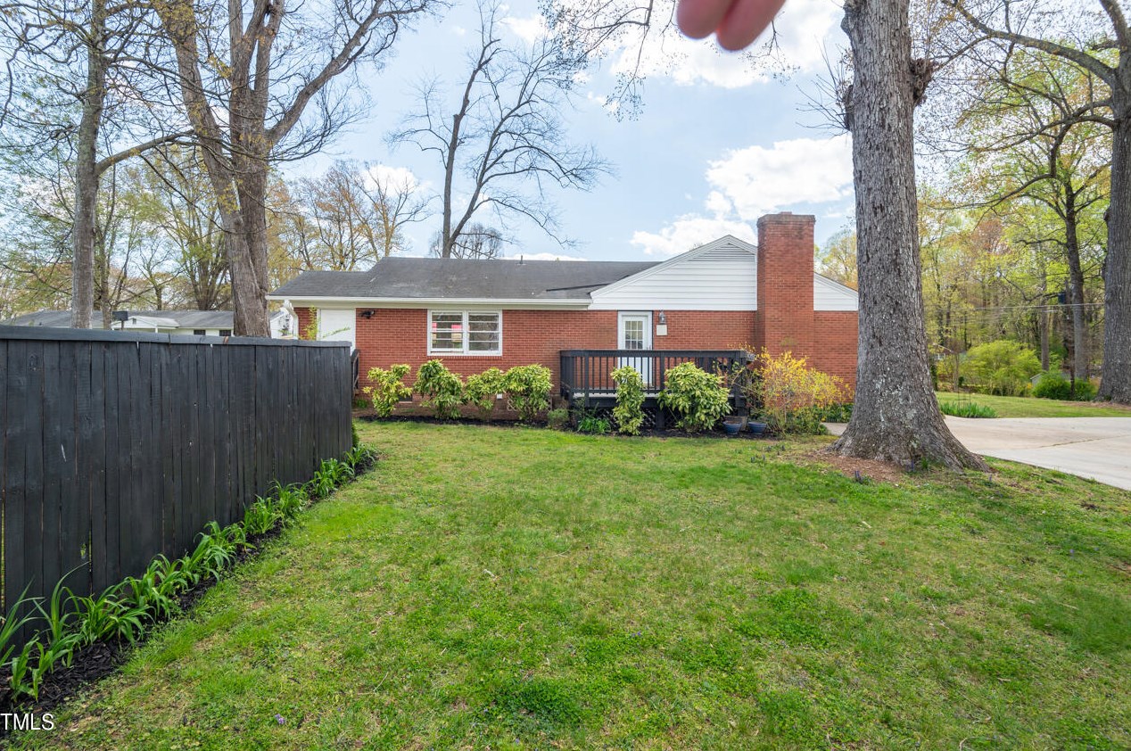 524 Carr St, Mebane NC  27302-2132 exterior