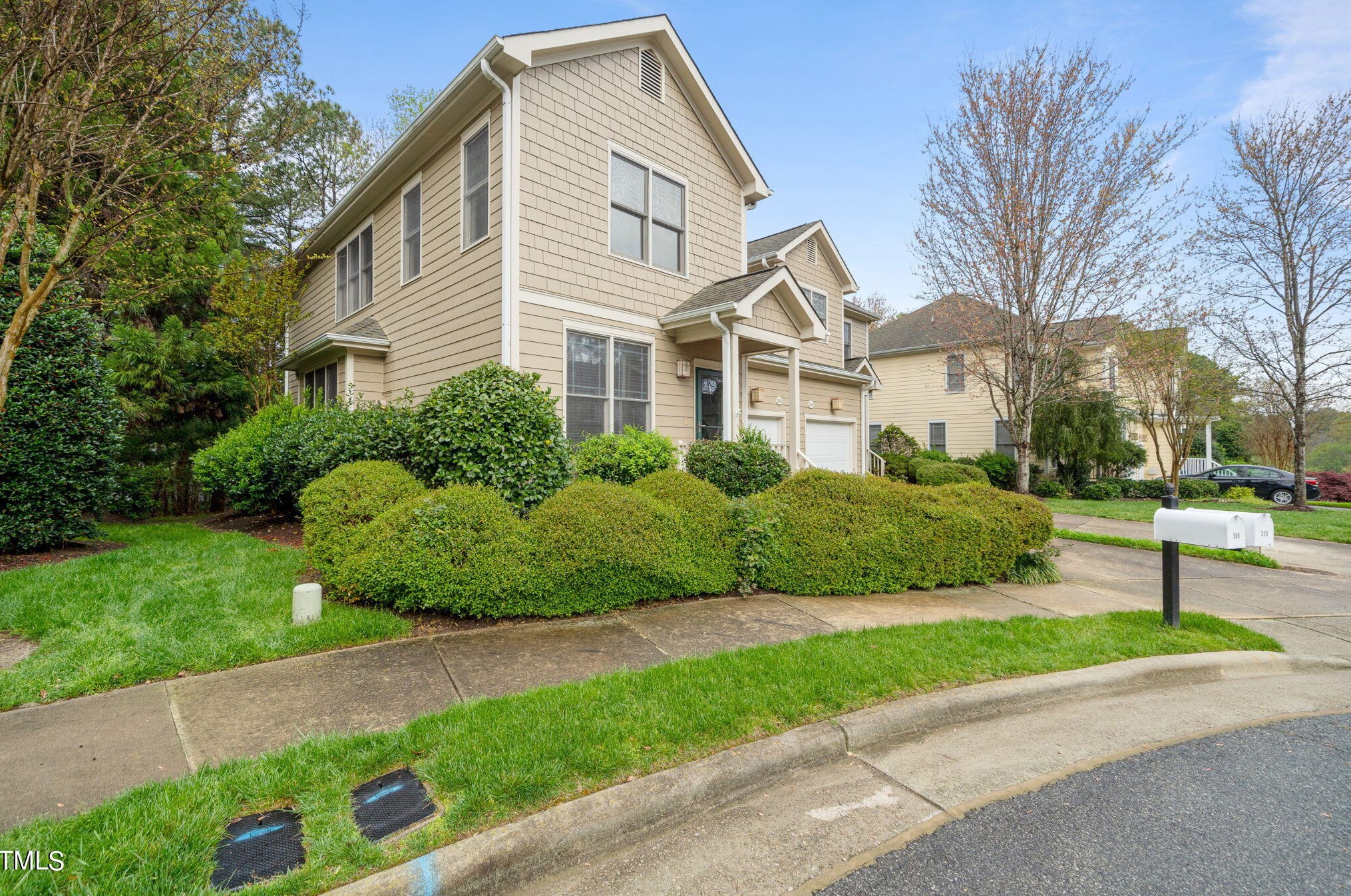 308 Charleston Ln, Chapel Hill, NC 27517-7006