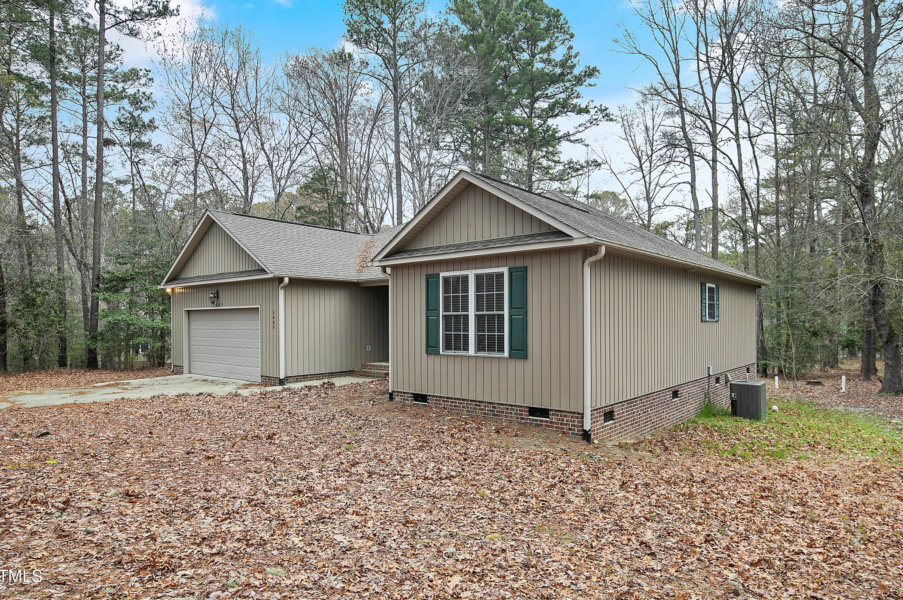 1467 Carolina Dr, Sanford, NC 27332