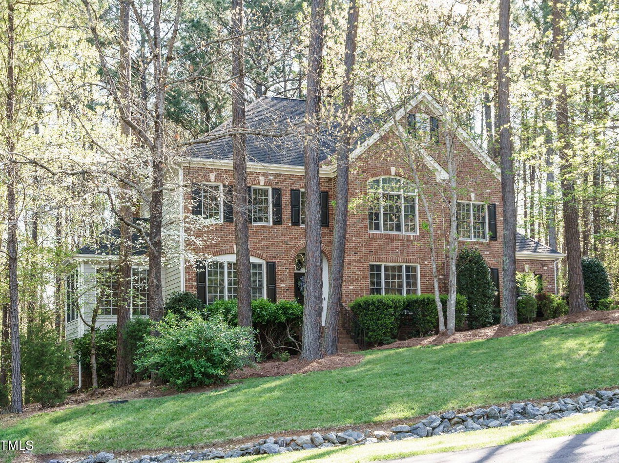 2320 Primrose Valley Ct, Raleigh, NC 27613-8539