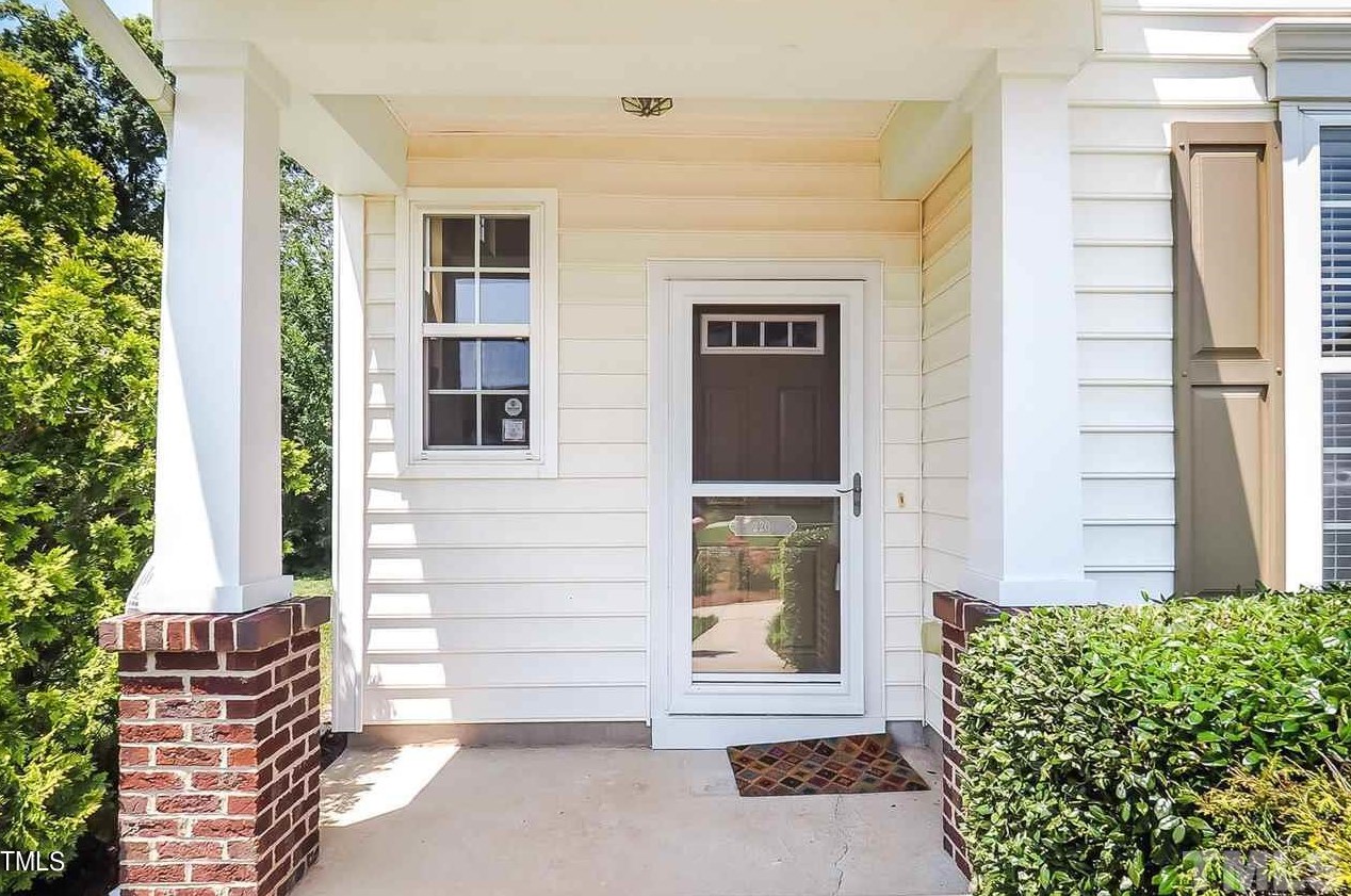 220 Colwick Ln, Cary, NC 27560-6623