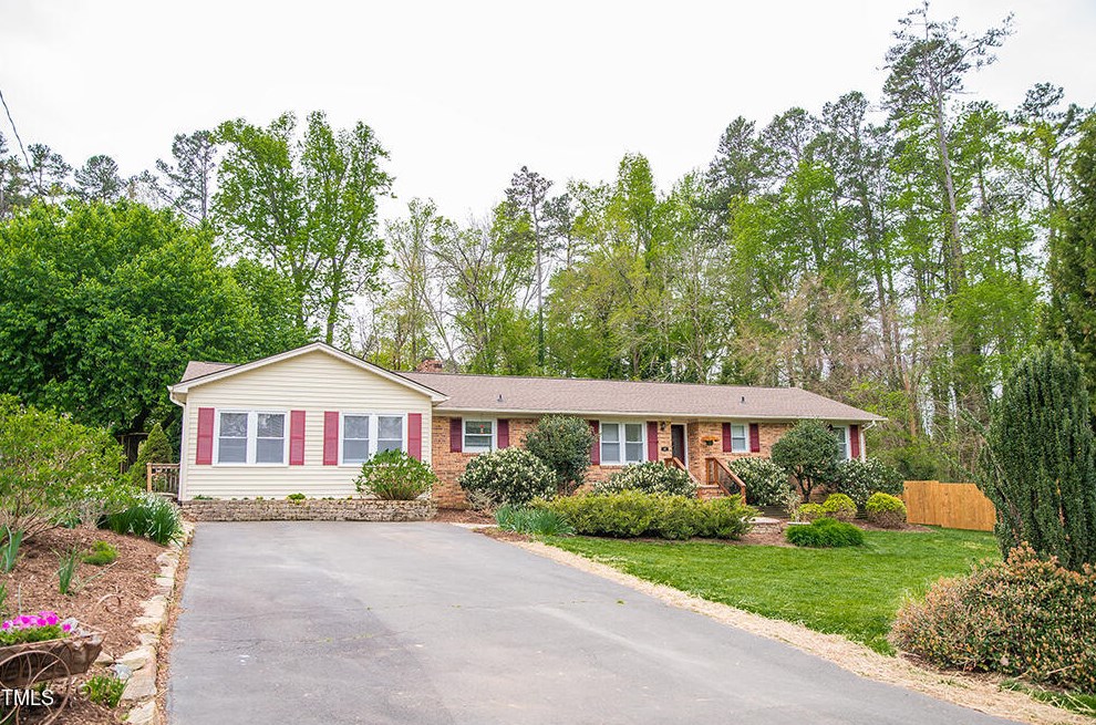 38 Rosewood Dr, Roxboro, NC 27573-5780