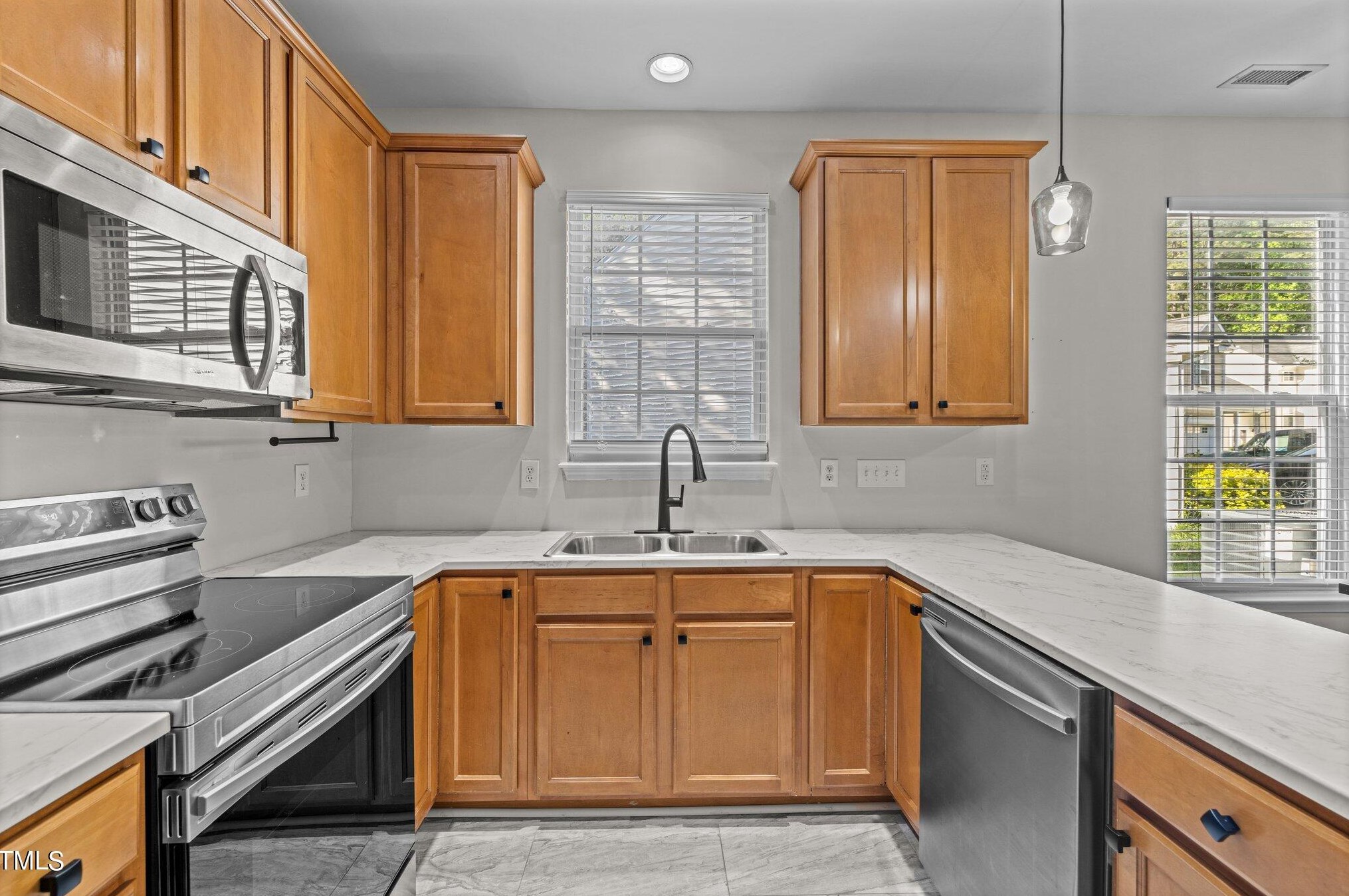 12304 Kendall Ridge Ct, Durham NC  27703-8540 exterior
