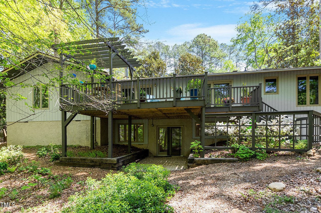 228 Indian Trail Rd, Chapel Hill, NC 27514