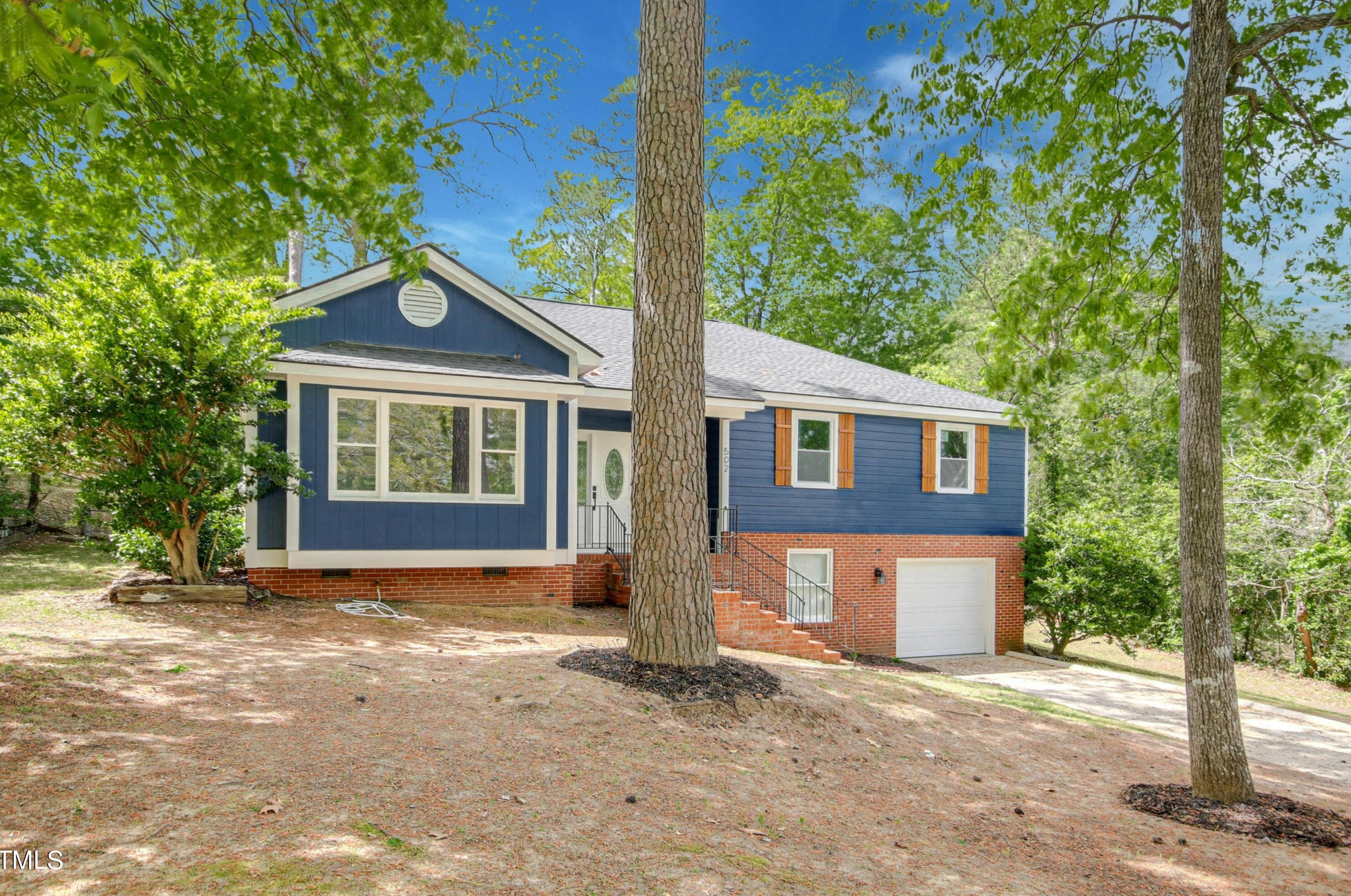 502 Thorngate Dr, Fayetteville, NC 28303-2626