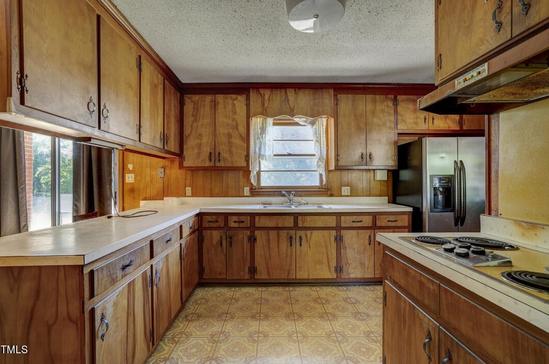 3506 Melrose Dr, Raleigh NC  27604-3812 exterior