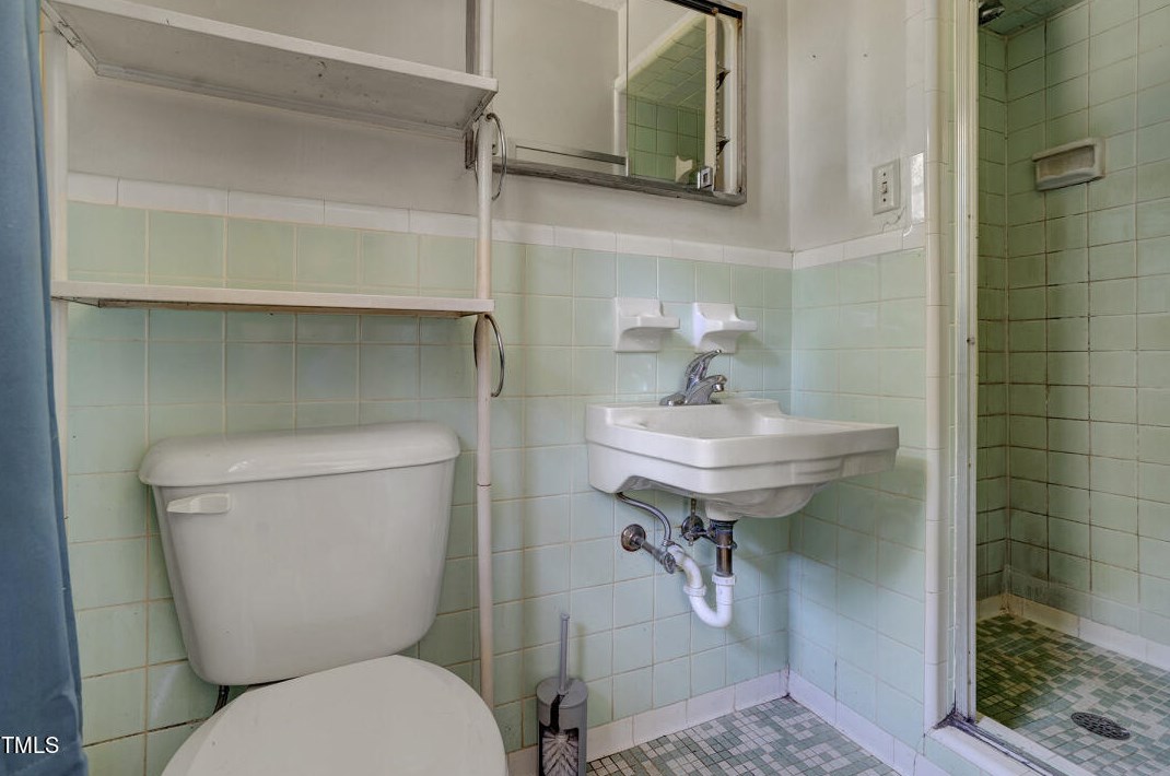 3506 Melrose Dr, Raleigh NC  27604-3812 exterior