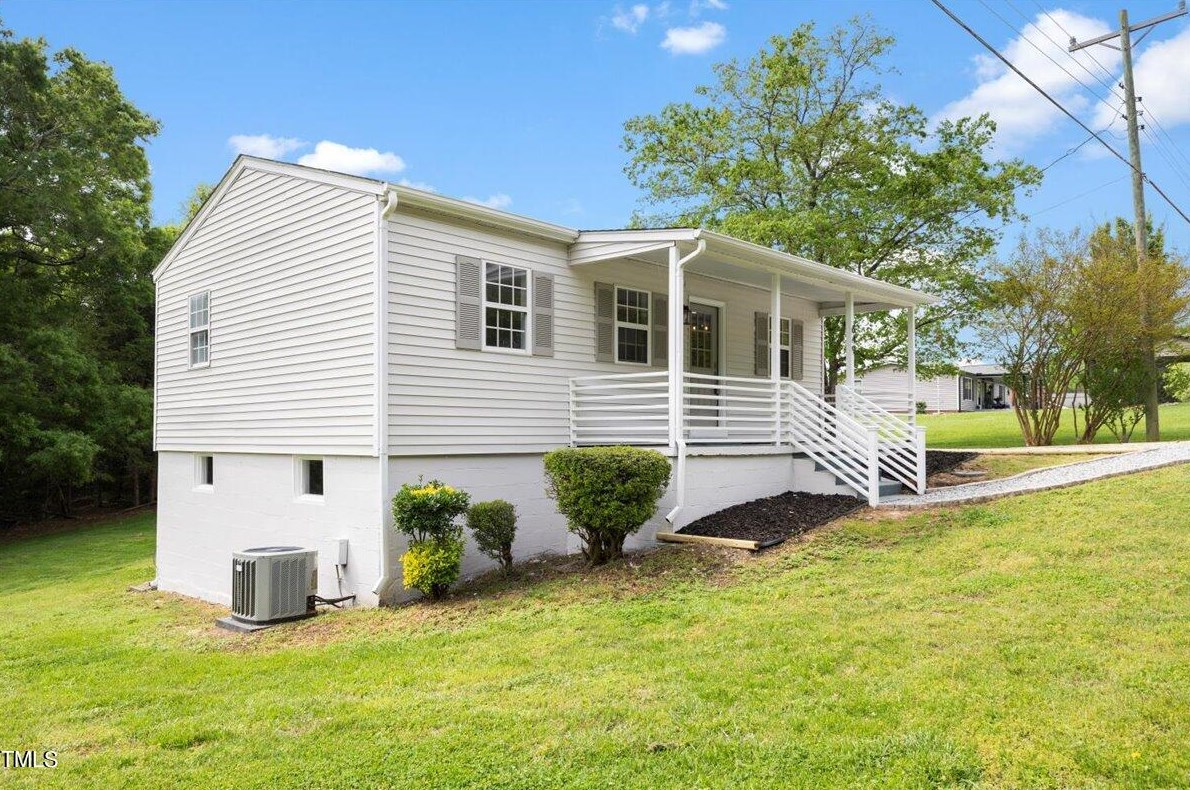649 Stone St, Haw River, NC 27258