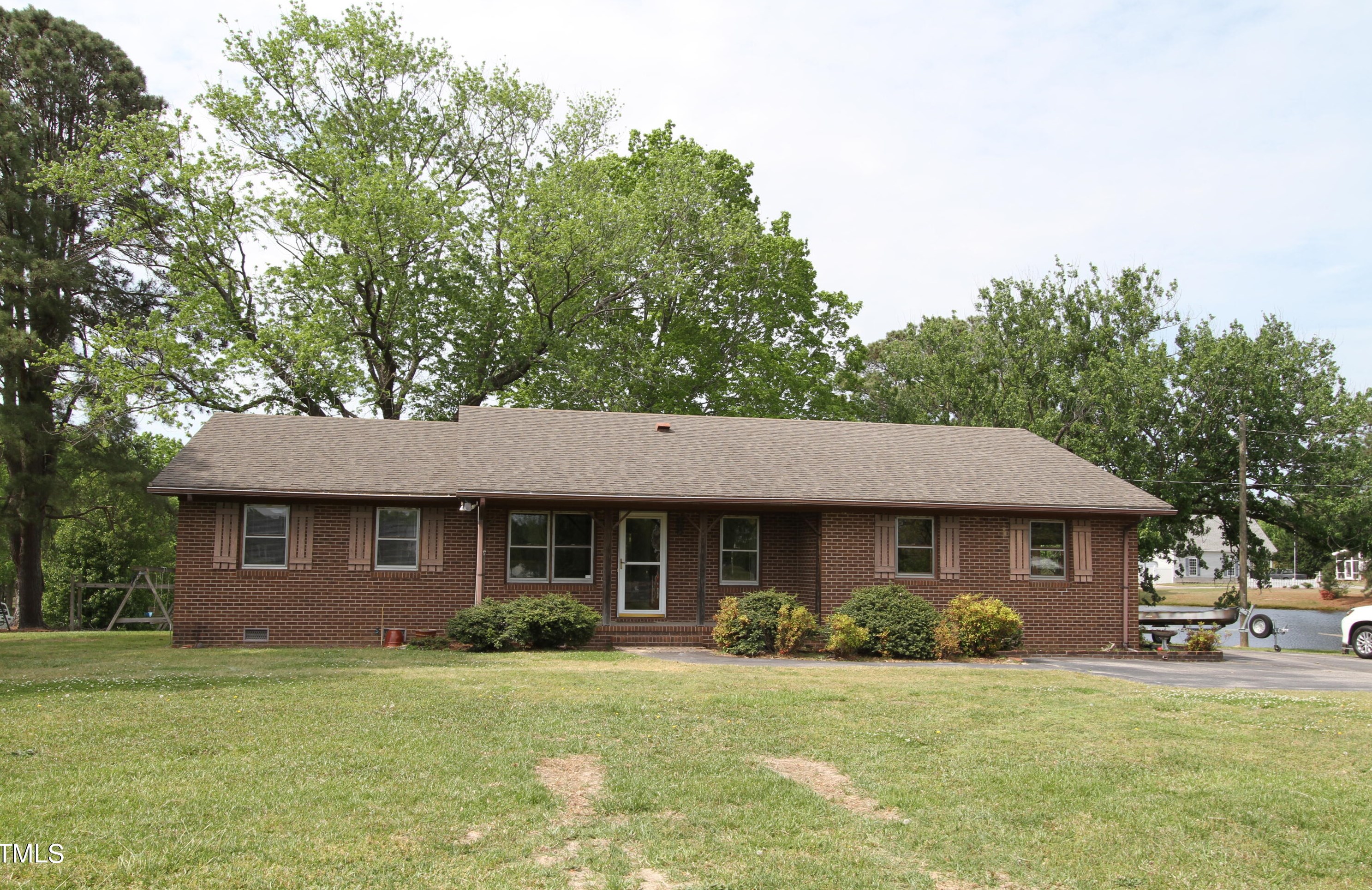 8270 Bend Of The River Rd, Rocky Mount, NC 27803