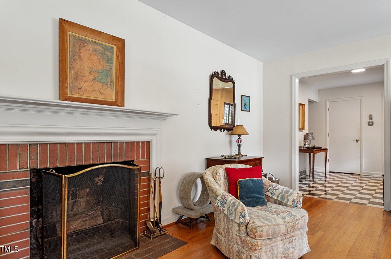 2220 Elmwood Ave, Durham NC 27707-1007 exterior