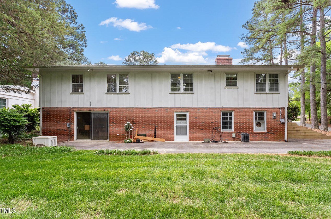 2220 Elmwood Ave, Durham NC 27707-1007 exterior