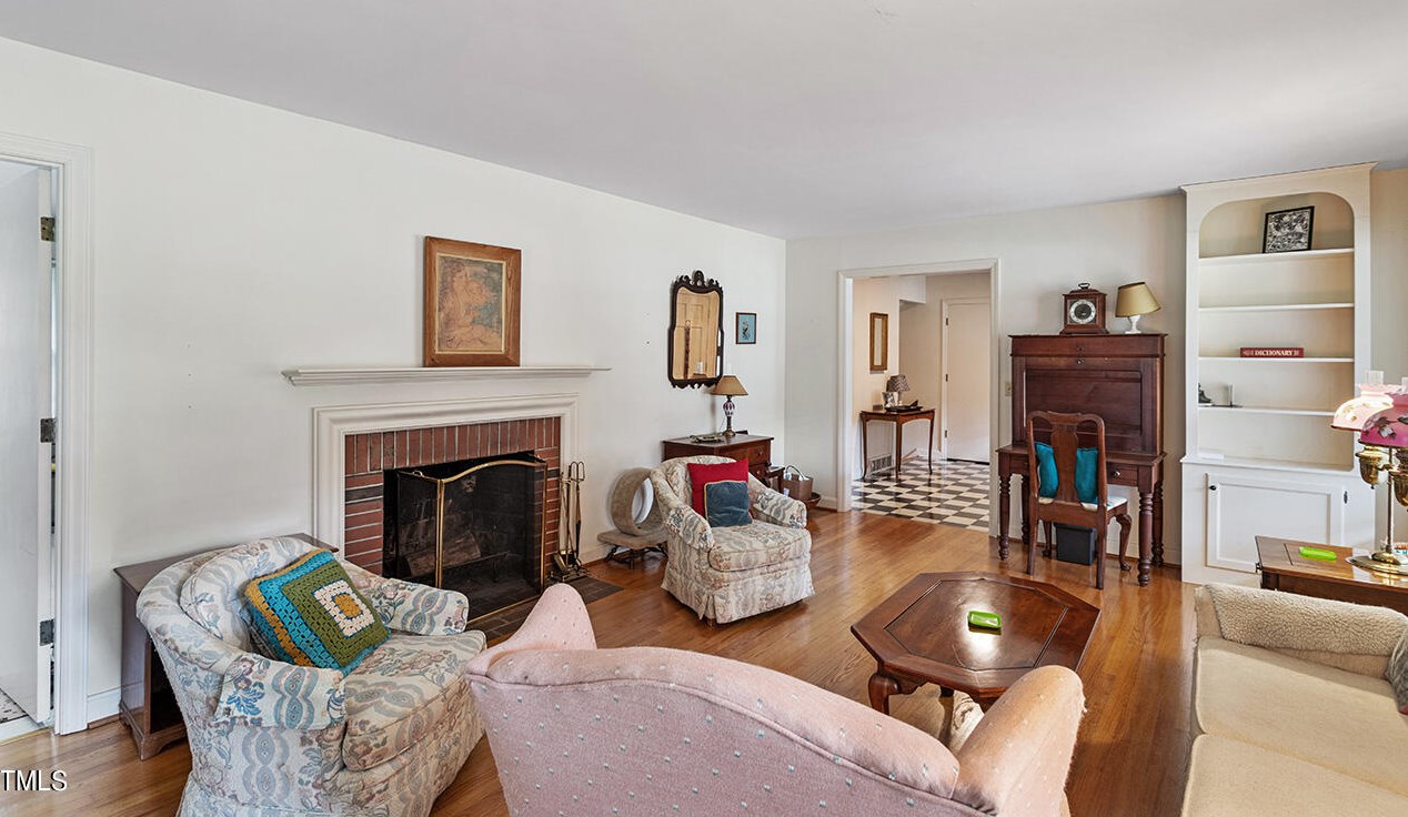 2220 Elmwood Ave, Durham NC 27707-1007 exterior