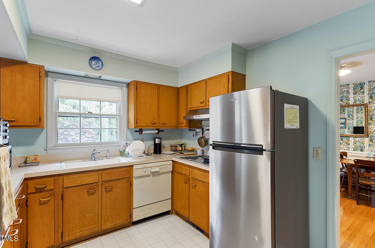 2220 Elmwood Ave, Durham NC 27707-1007 exterior