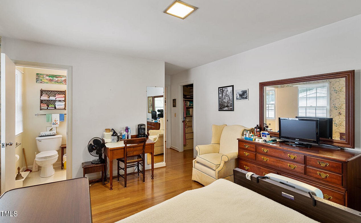 2220 Elmwood Ave, Durham NC 27707-1007 exterior