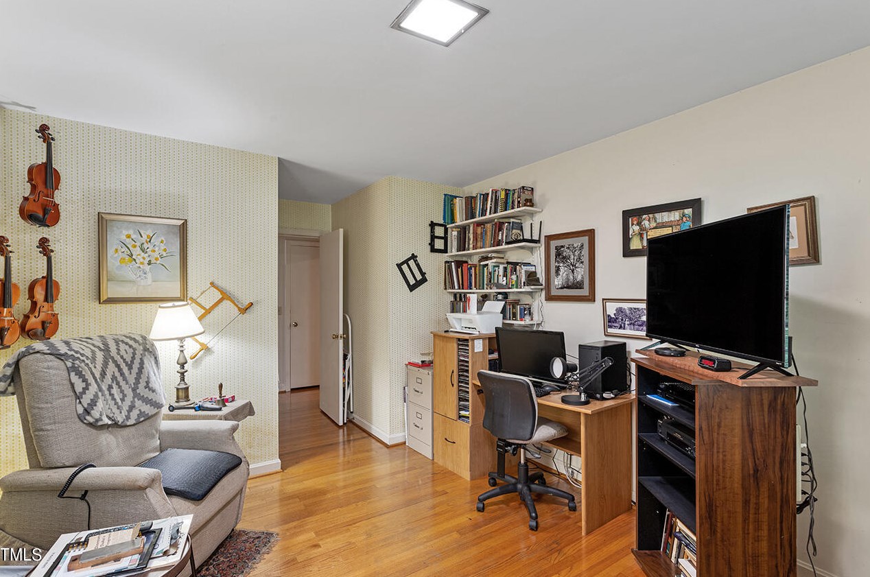 2220 Elmwood Ave, Durham NC 27707-1007 exterior